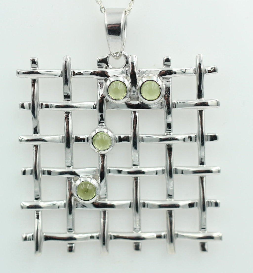 Design pur 0,60 Carat Peridot Cabochon Anhänger 925 Silber Gitter