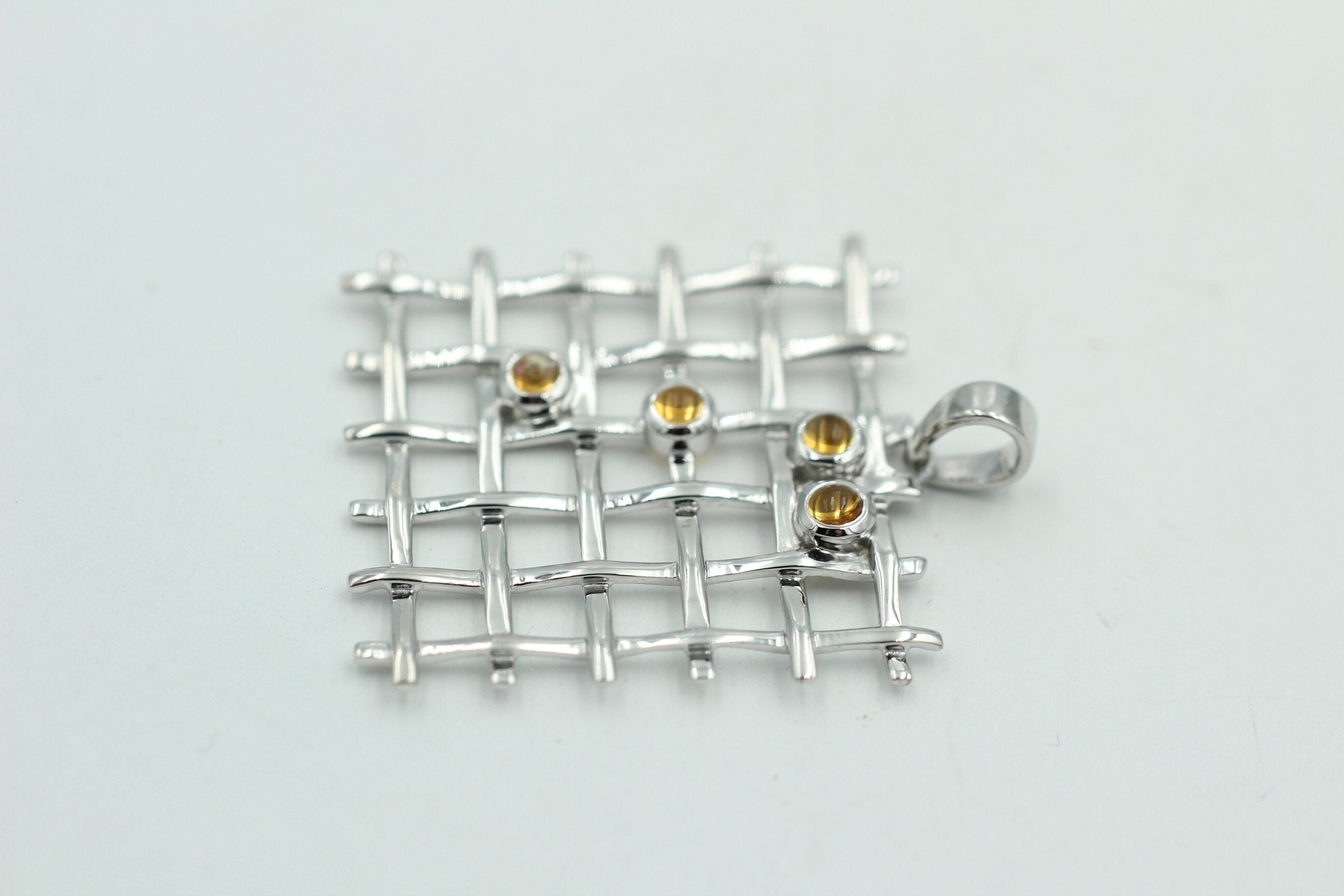 Design pur 0,7 Carat Citrin Cabochon Anhänger 925 Silber  Gitterdesign goldgelber Citrin