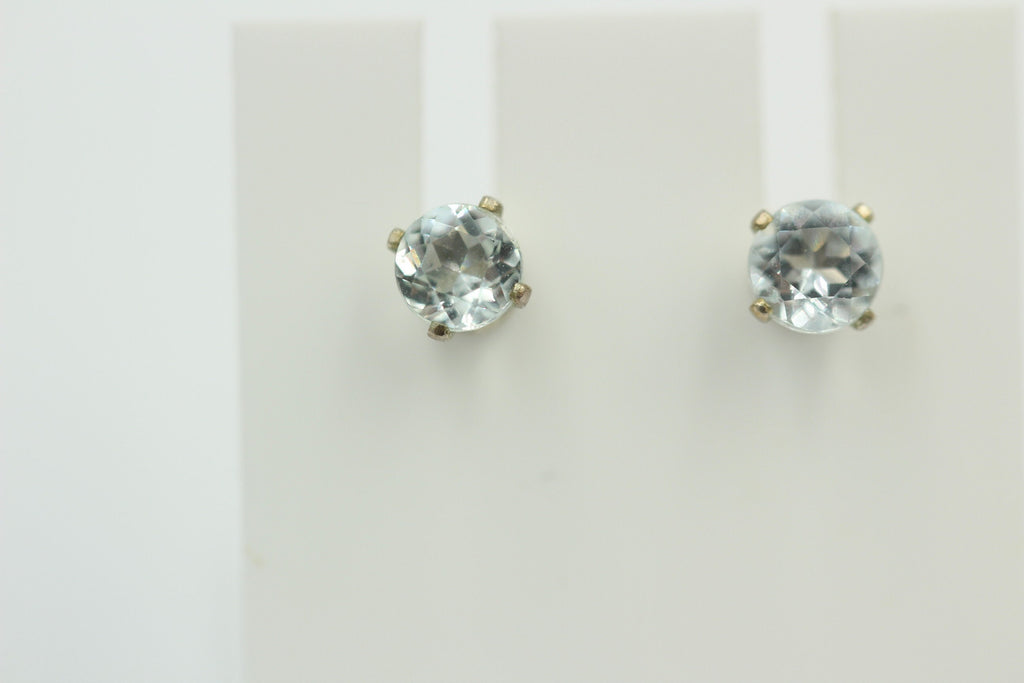 0,45 Carat echter Aquamarin Ohrstecker 925 Sterling Silber