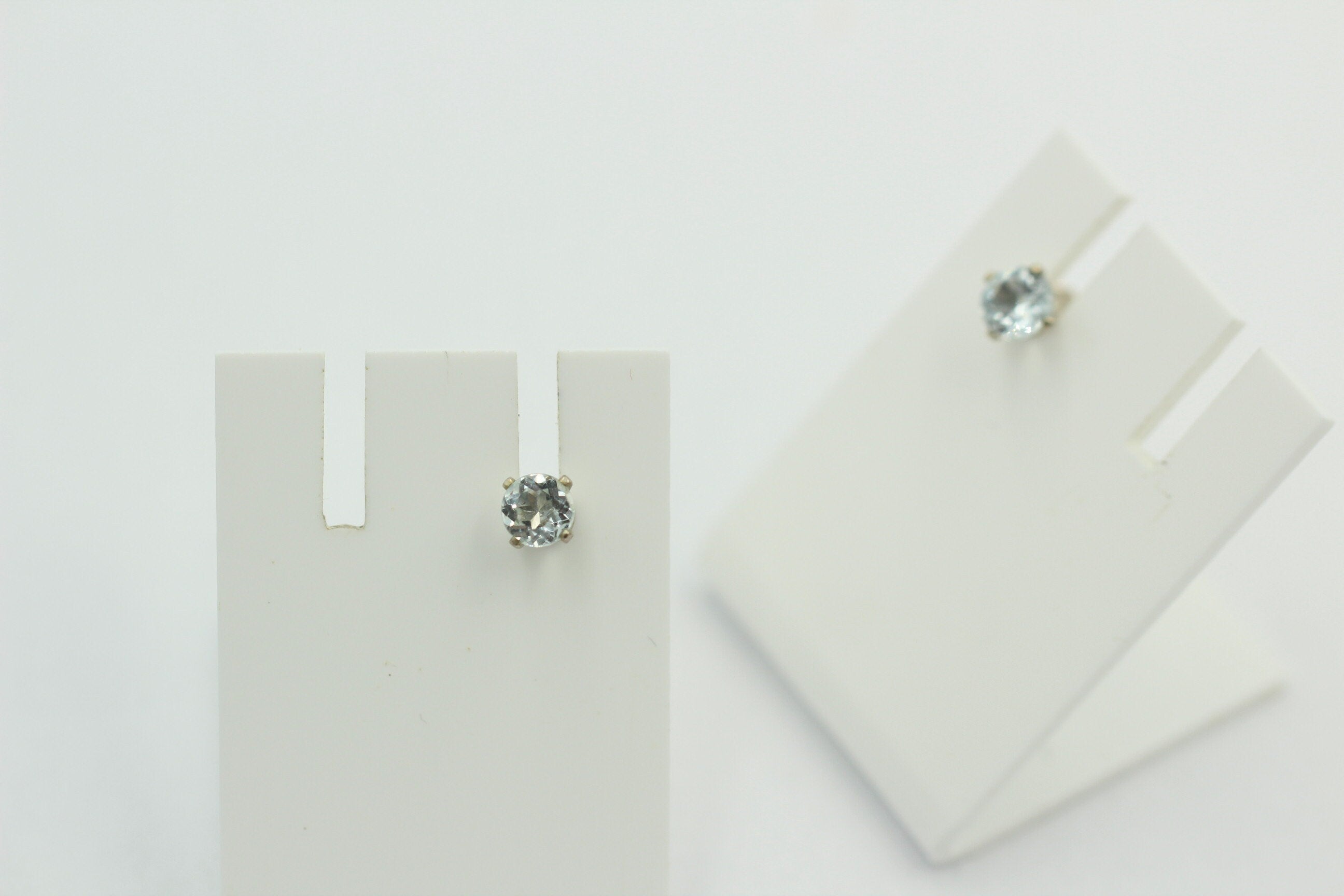 0,45 Carat echter Aquamarin Ohrstecker 925 Sterling Silber