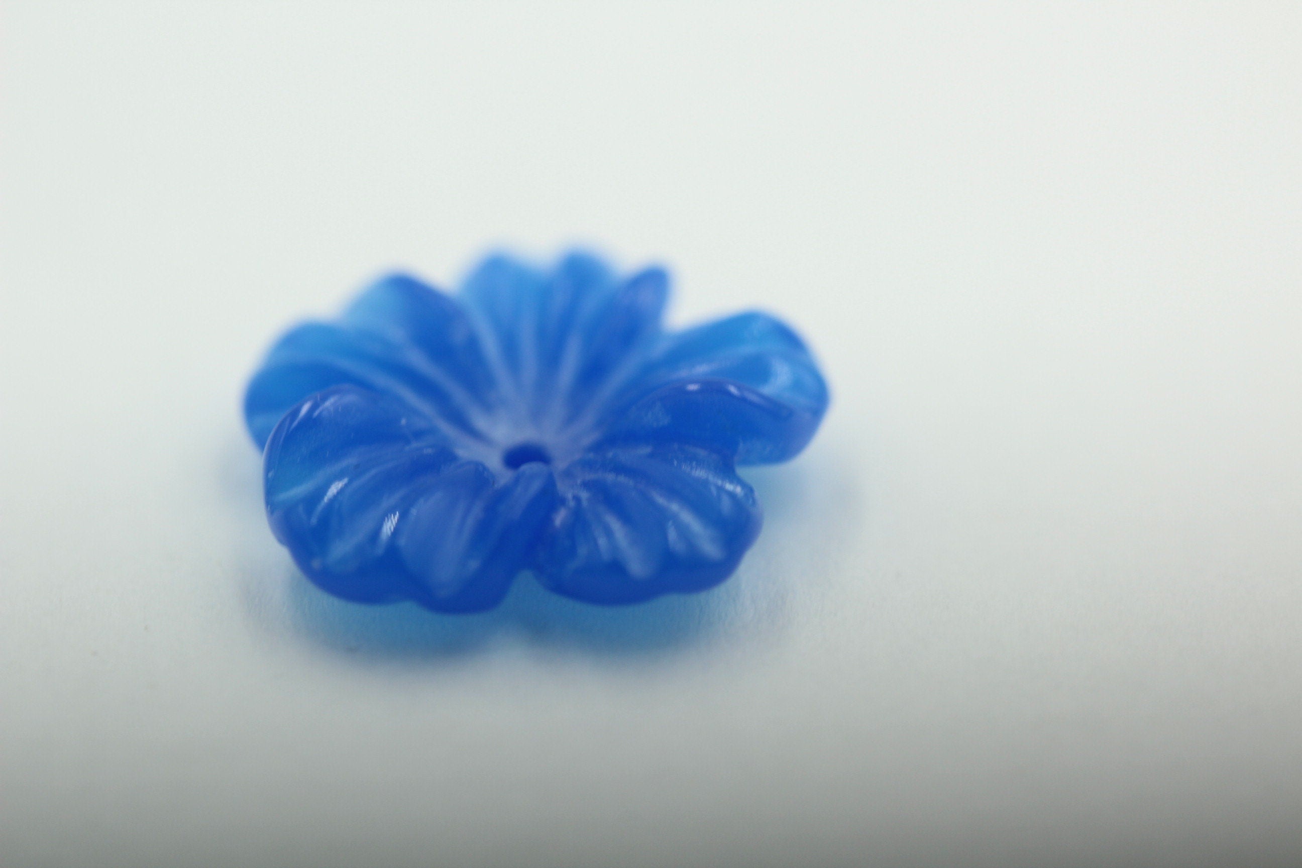 Blauachat Blüte graviert Durchmesser ca 16 mm echter Achat
