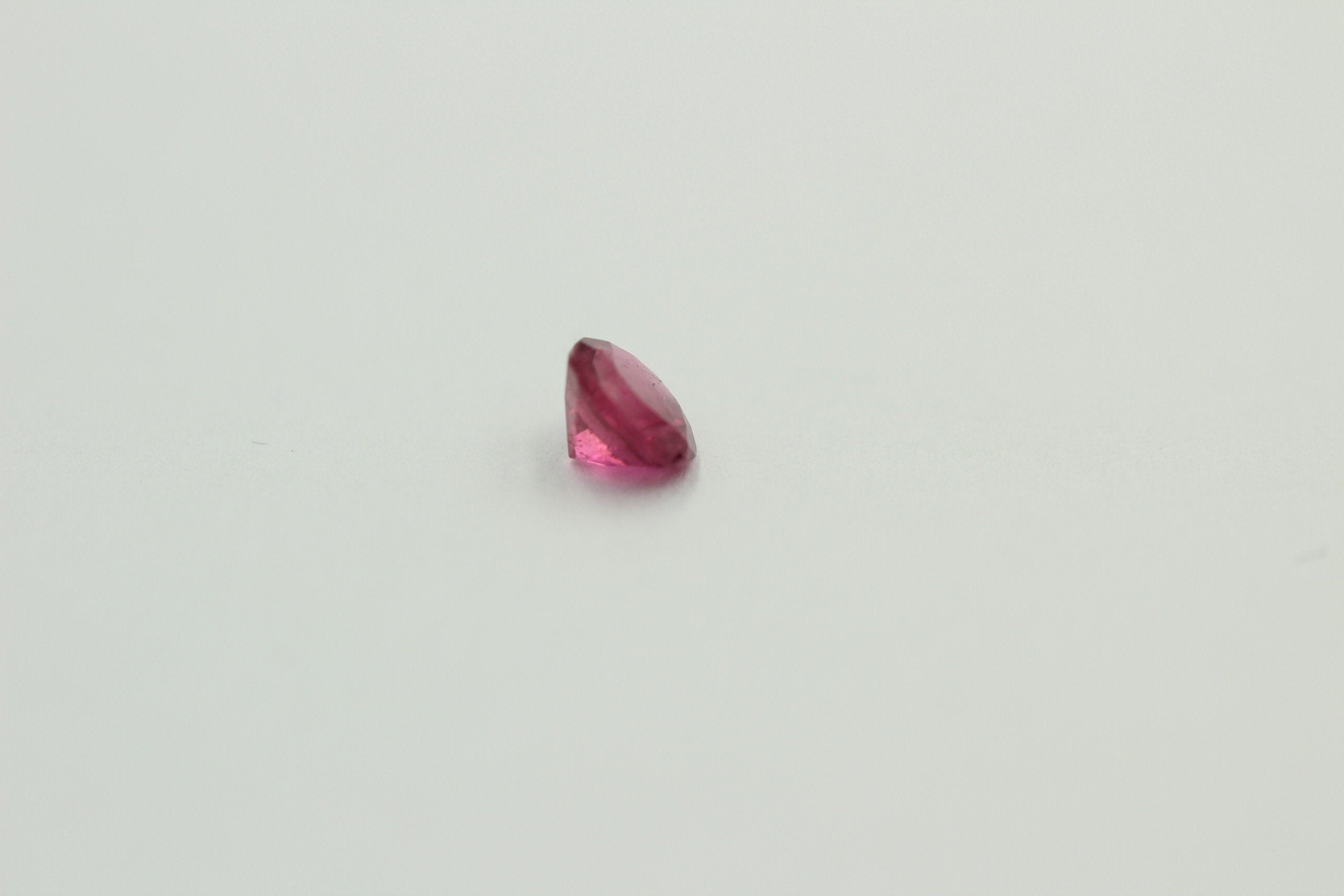 0,57 Carat seltener rosa Turmalin unbehandelt VVS Qualität