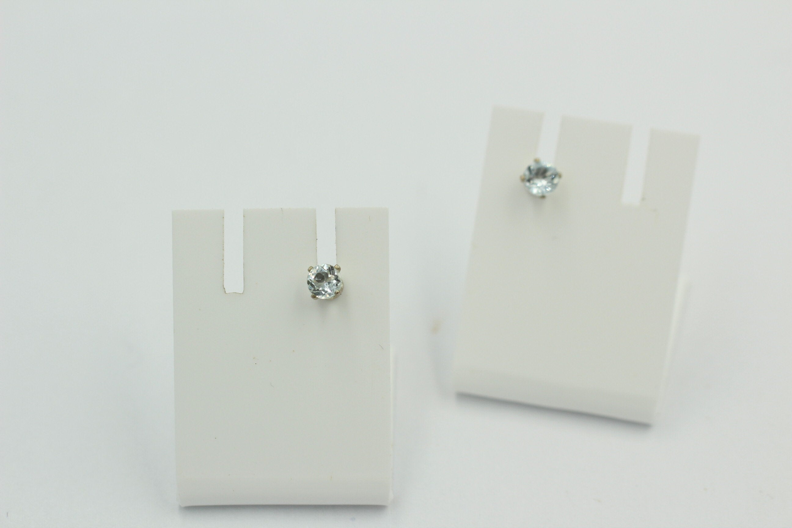 0,45 Carat echter Aquamarin Ohrstecker 925 Sterling Silber