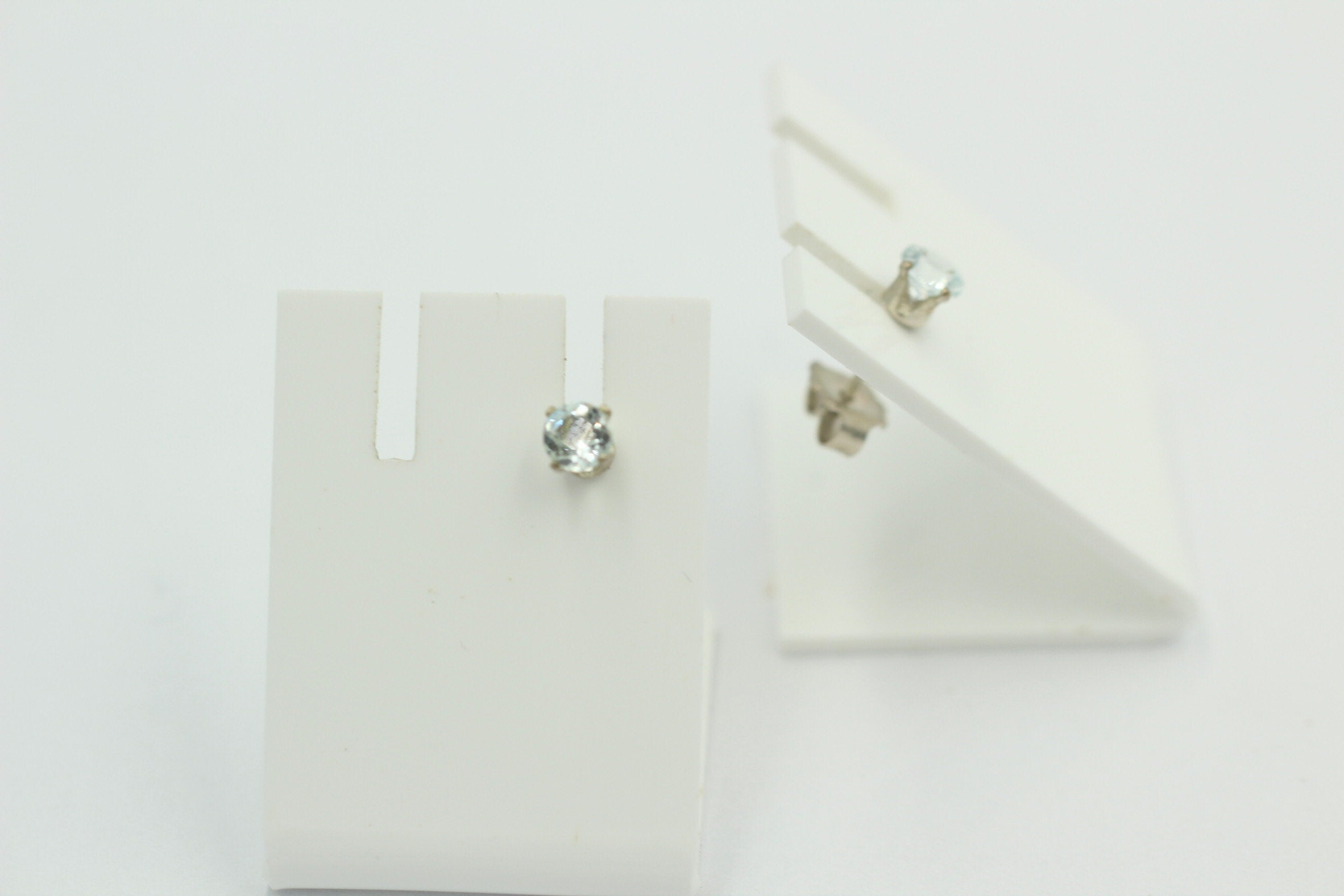 0,45 Carat echter Aquamarin Ohrstecker 925 Sterling Silber