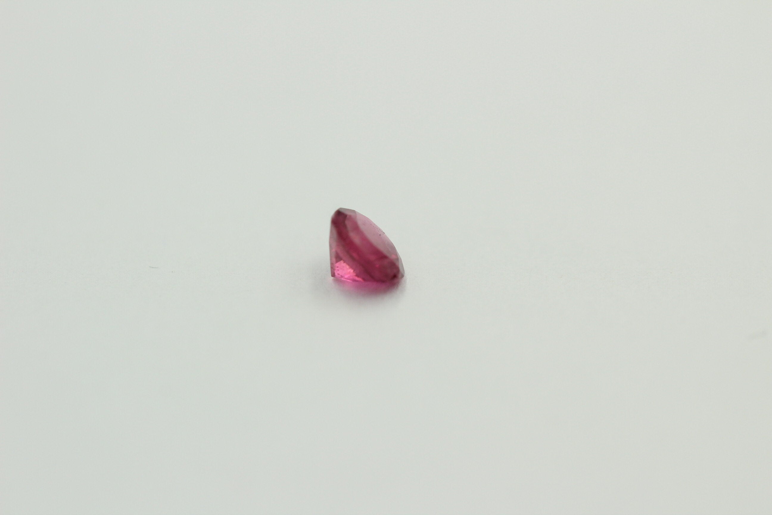 0,57 Carat seltener rosa Turmalin unbehandelt VVS Qualität