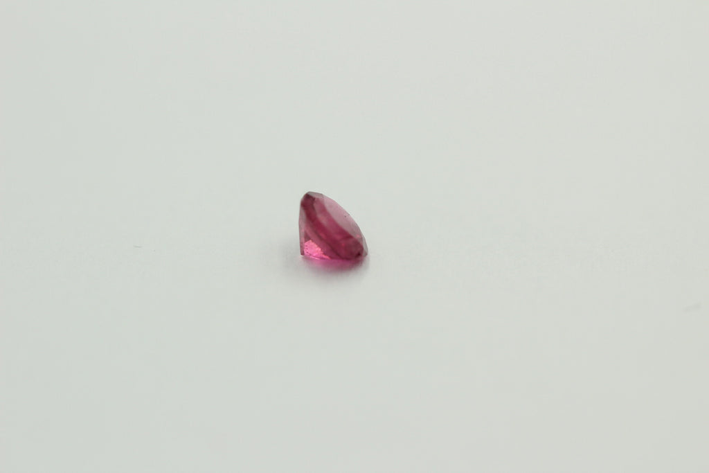 0,57 Carat seltener rosa Turmalin unbehandelt VVS Qualität