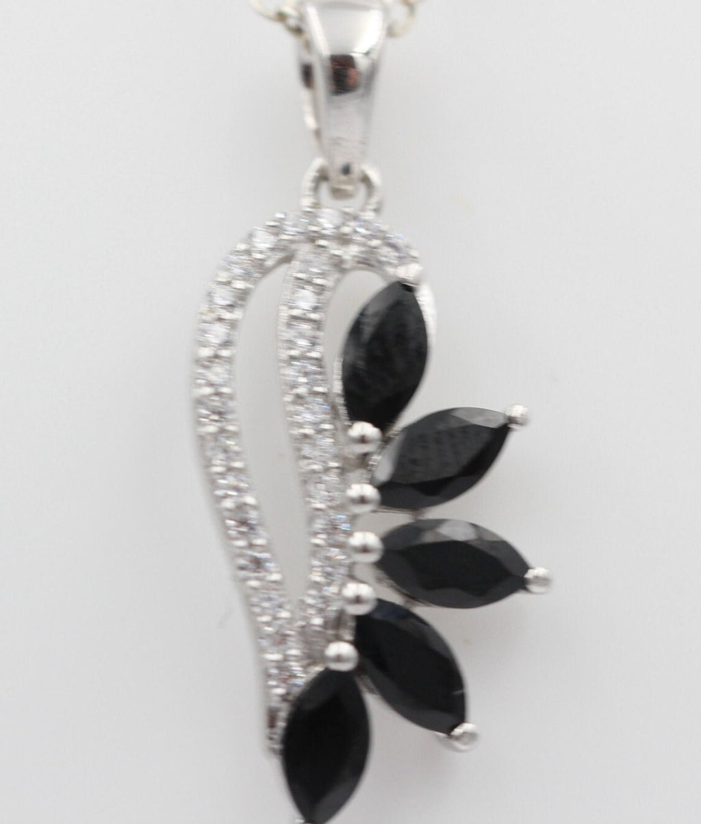 1,26 Carat schwarzer Onyx Anhänger 925 Silber Collier Kette schwarzer Edelstein