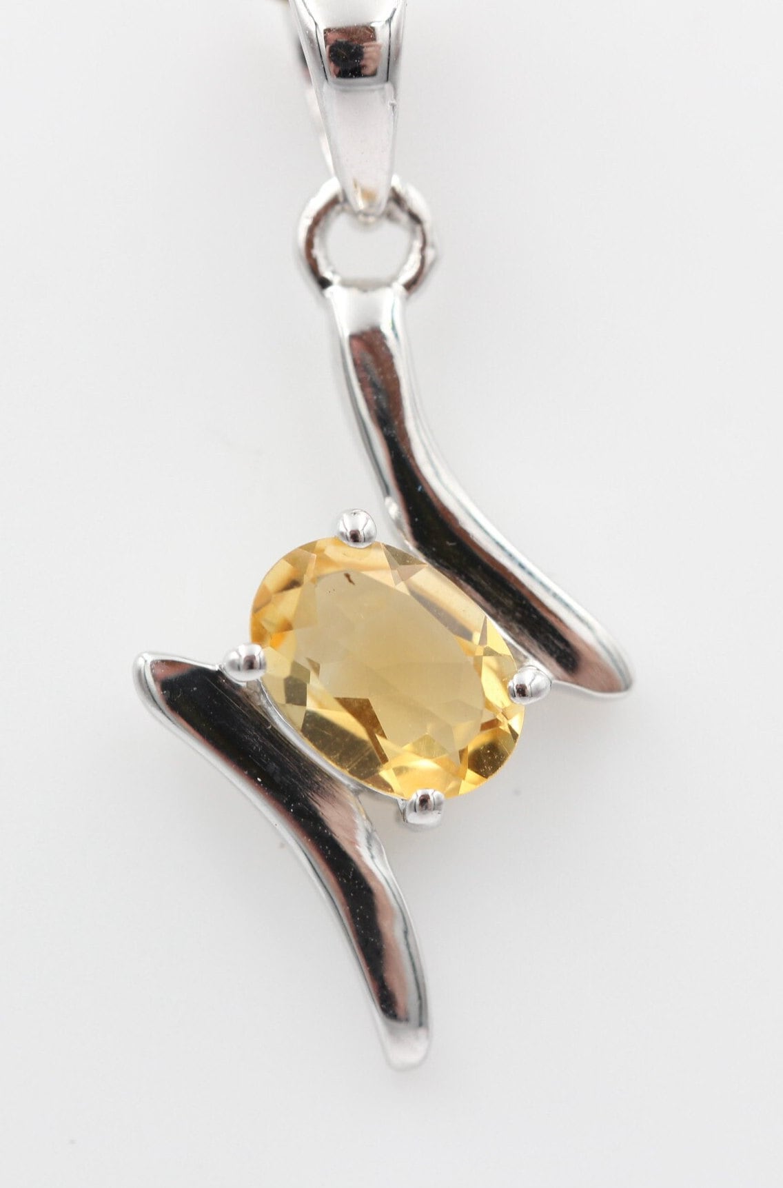 0,72 Carat Citrin Anhänger 925 Silber   hellgelber Edelstein Top