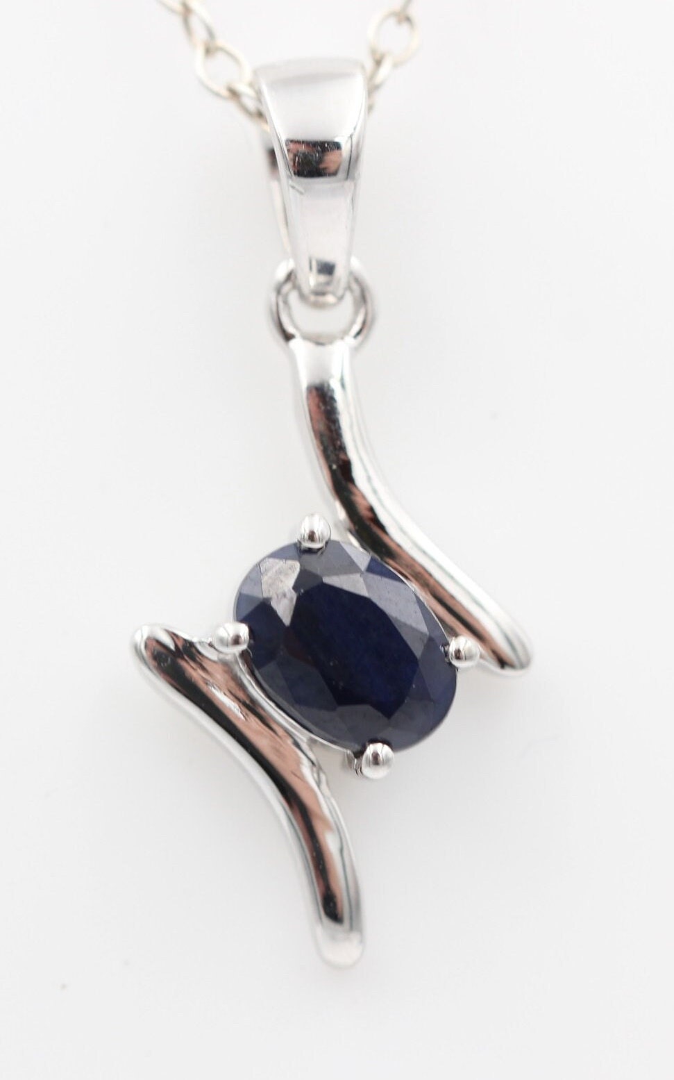 0,72 Carat blauer Saphir Anhänger 925 SterlingSilber Collier Kette Saphirschmuck