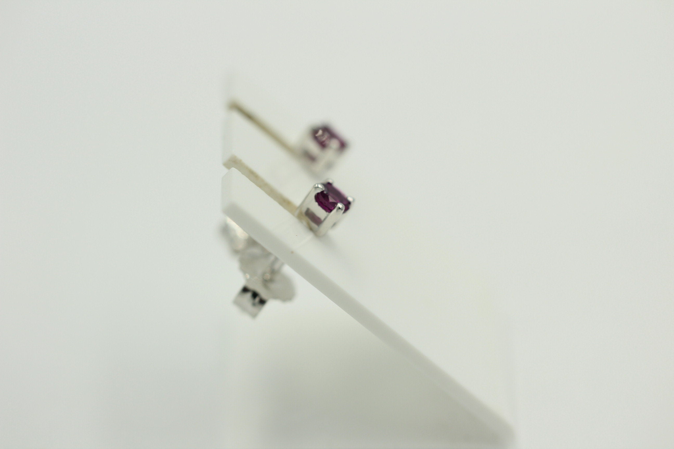 echter 0,40 Carat Rhodolith Ohrstecker 925 Silber Ohrschmuck 3,25 mm
