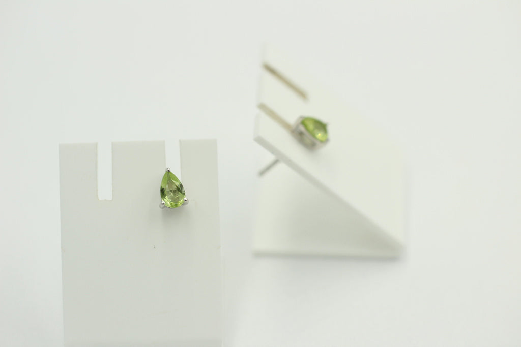 Edle 0,80 Carat maigrüne Peridot Pear Ohrstecker, Ohrring, 925 Silber, Schmuck