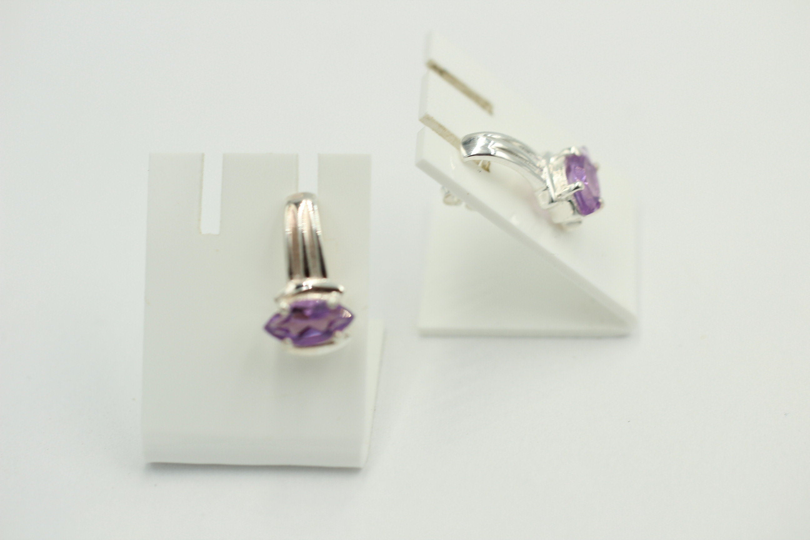 2,00 Carat fantastischer Amethyst Ohrstecker Ohrring, 925 Silber, Rhodiniert