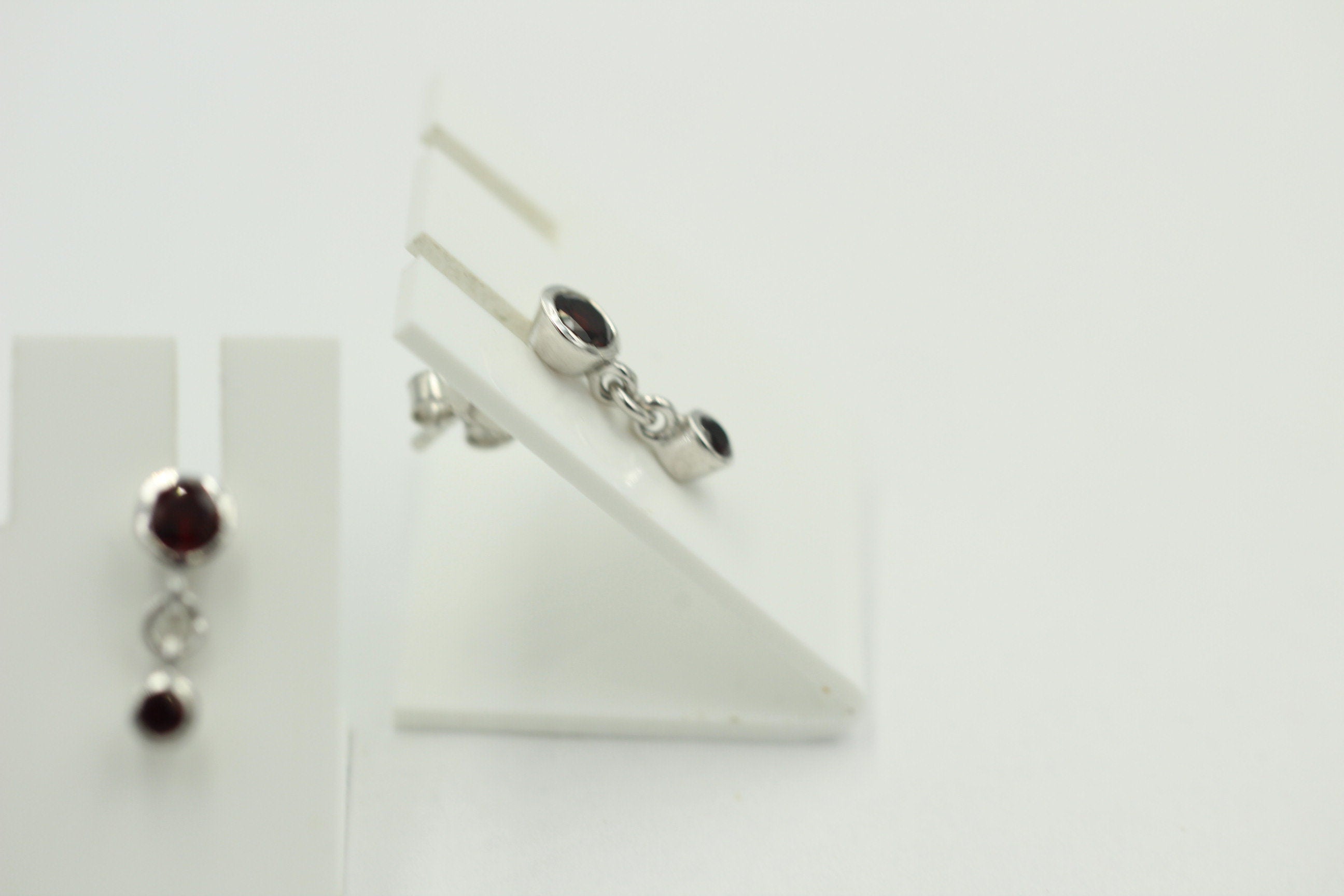 Edle 0,84 Carat rote Granat Ohrstecker, 925 Silber, Ohrhänger, Ohrschmuck