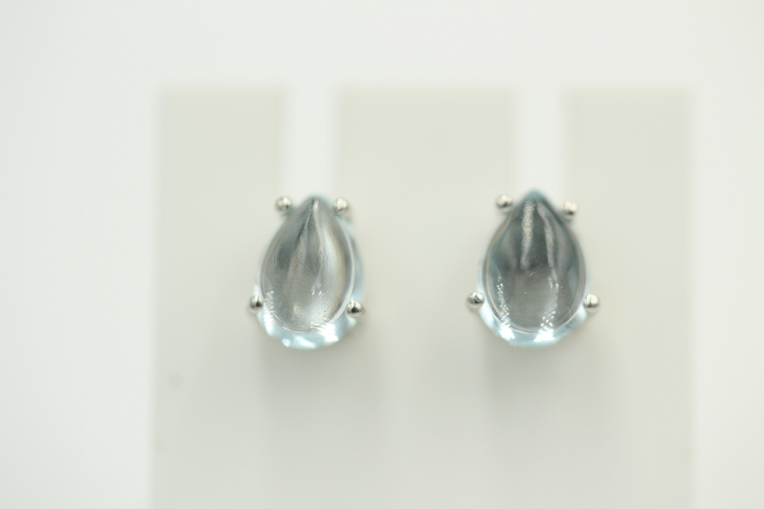 Edle 2,40 Carat Blautopas Cabochon Ohrstecker 925 Silber Ohrring Tropfen Schliff
