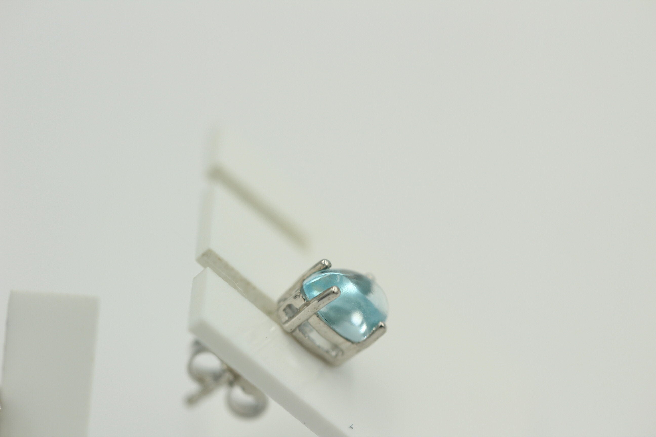 Edle 2,40 Carat Blautopas Cabochon Ohrstecker 925 Silber Ohrring Tropfen Schliff