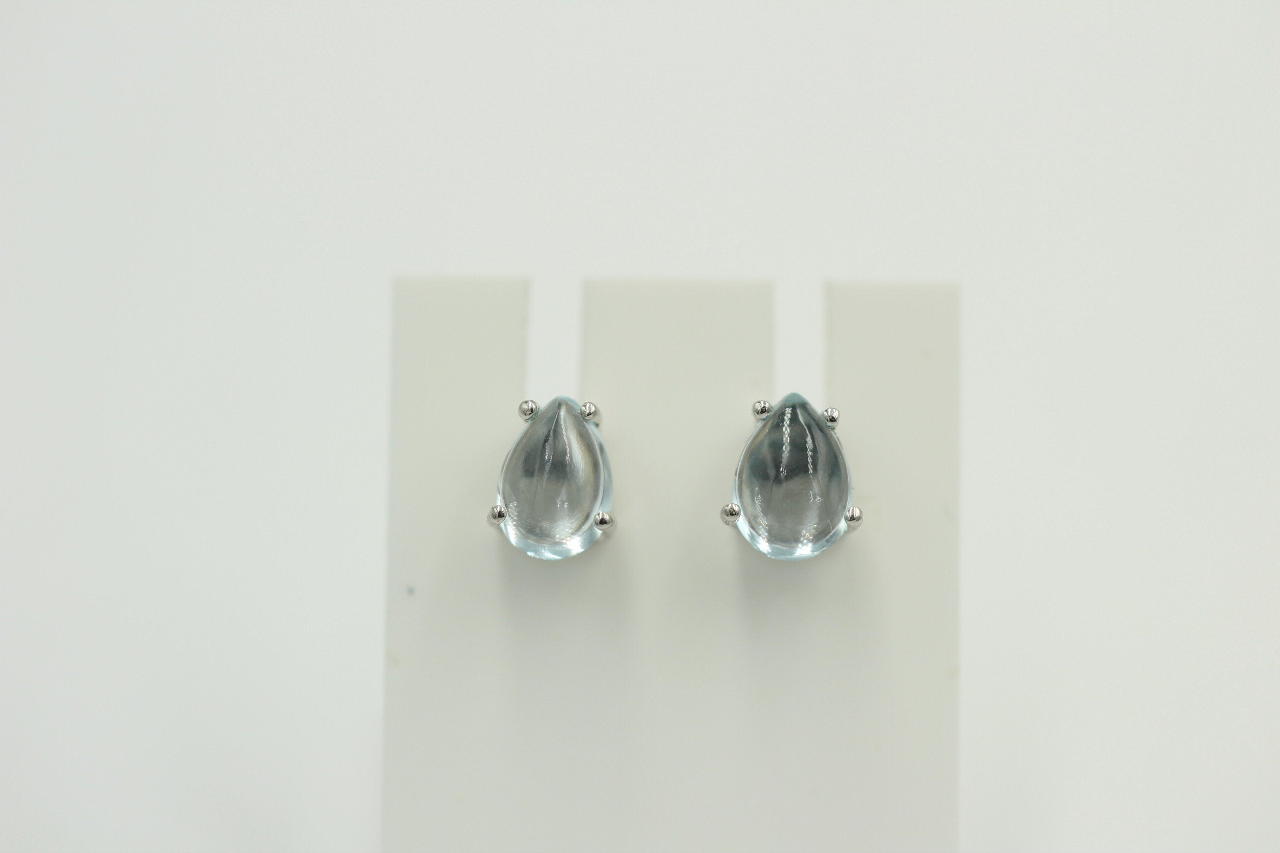 Edle 2,40 Carat Blautopas Cabochon Ohrstecker 925 Silber Ohrring Tropfen Schliff