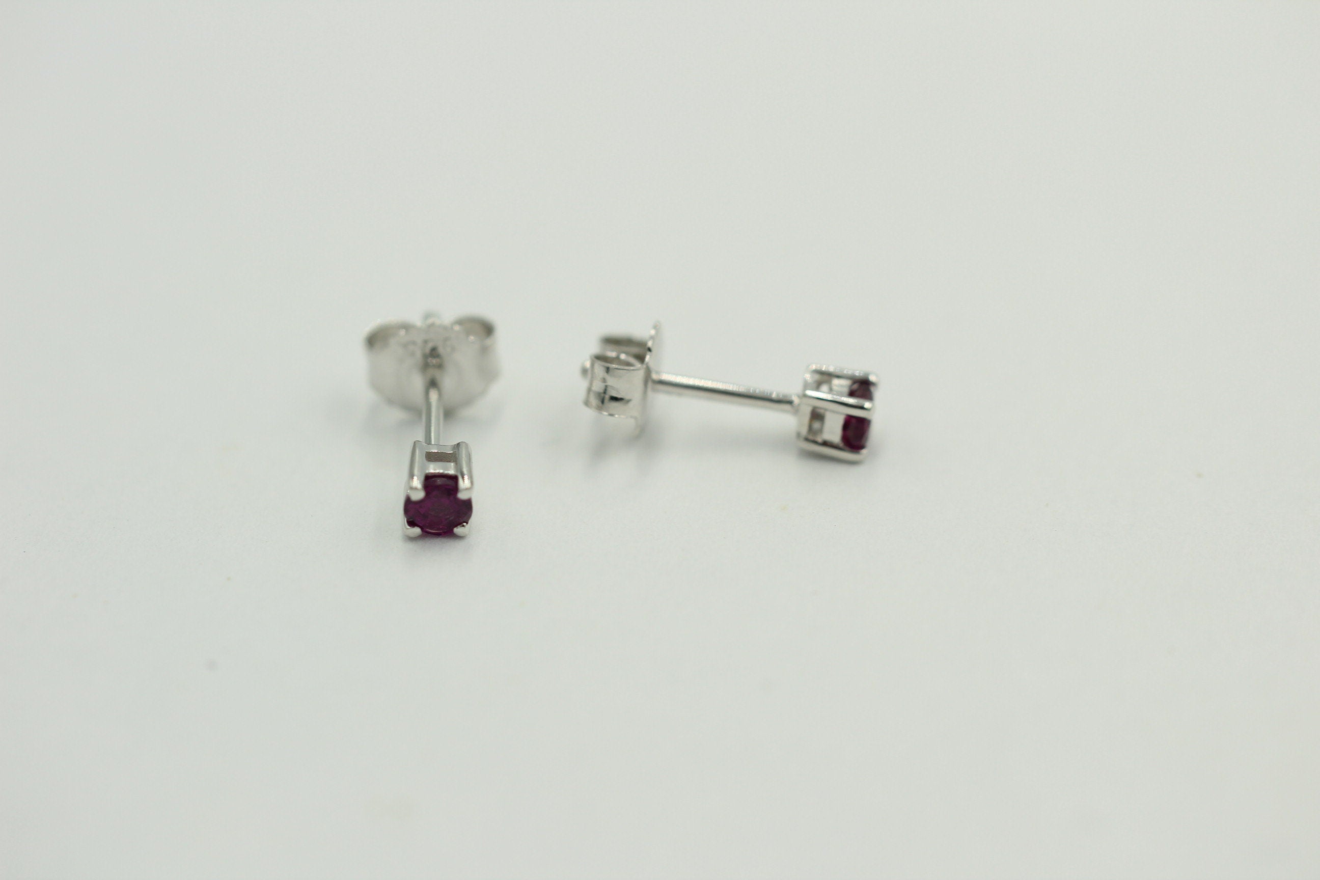 echter 0,40 Carat Rhodolith Ohrstecker 925 Silber Ohrschmuck 3,25 mm