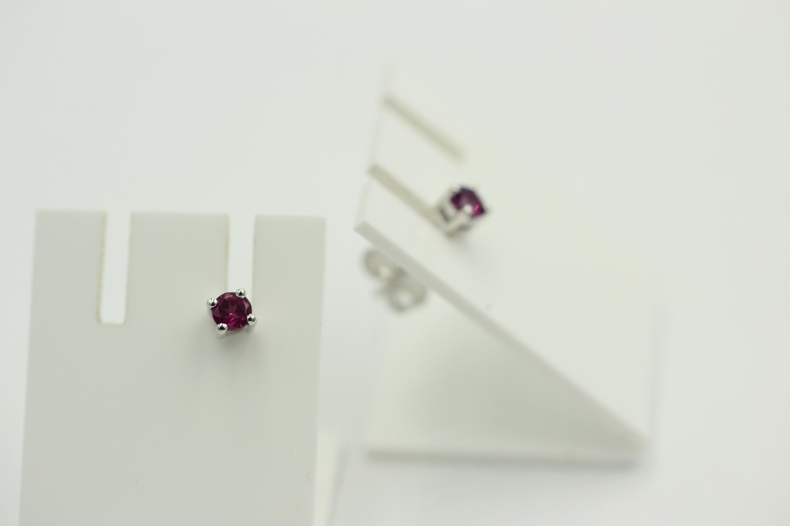 echter 0,40 Carat Rhodolith Ohrstecker 925 Silber Ohrschmuck 3,25 mm