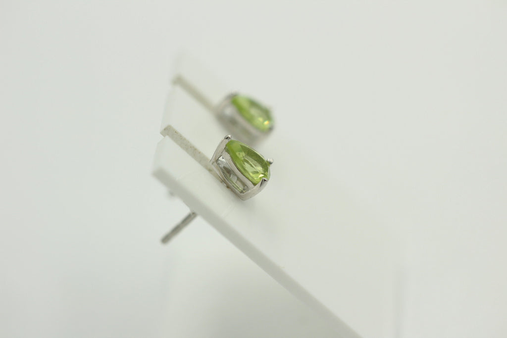 Edle 0,80 Carat maigrüne Peridot Pear Ohrstecker, Ohrring, 925 Silber, Schmuck