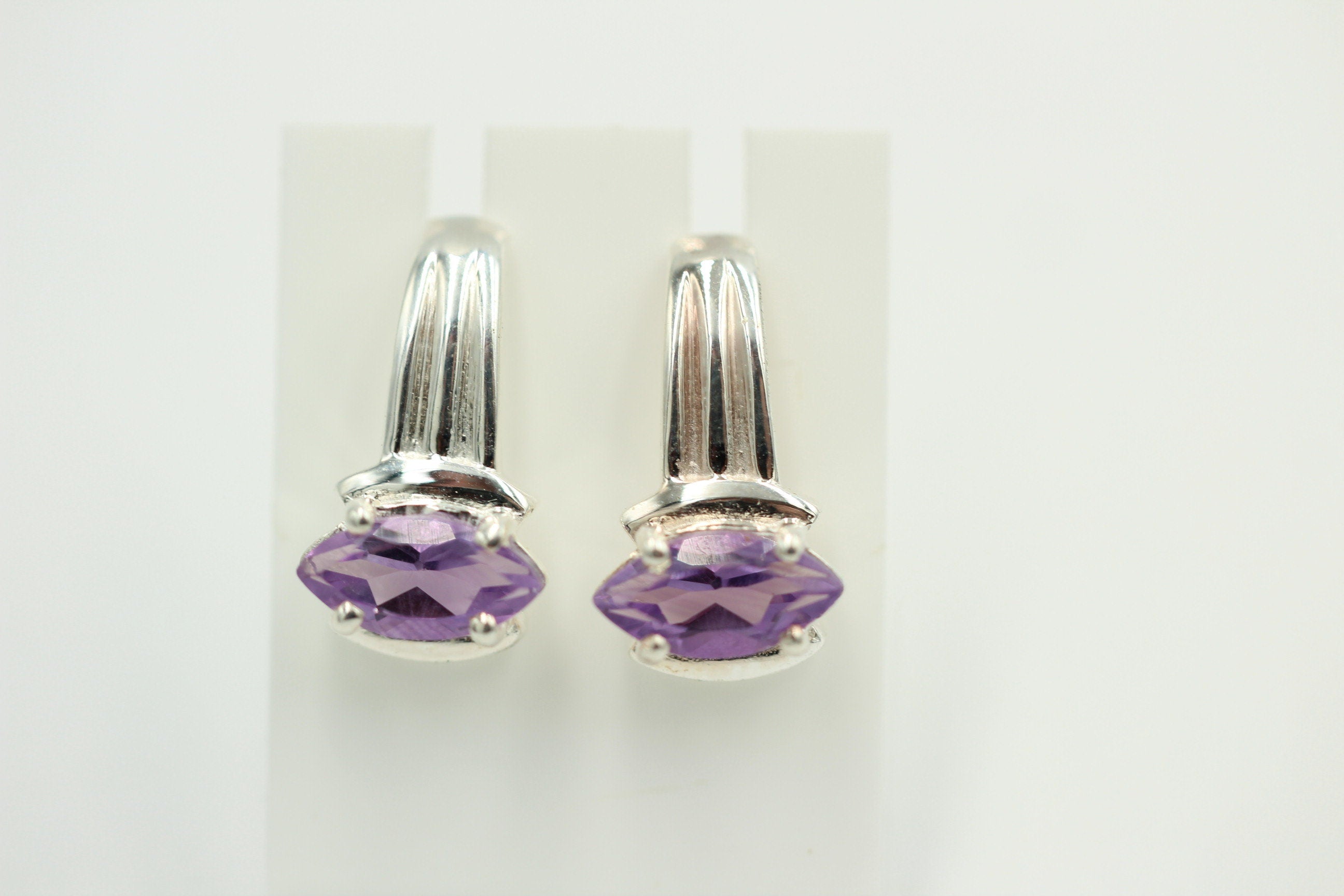 2,00 Carat fantastischer Amethyst Ohrstecker Ohrring, 925 Silber, Rhodiniert