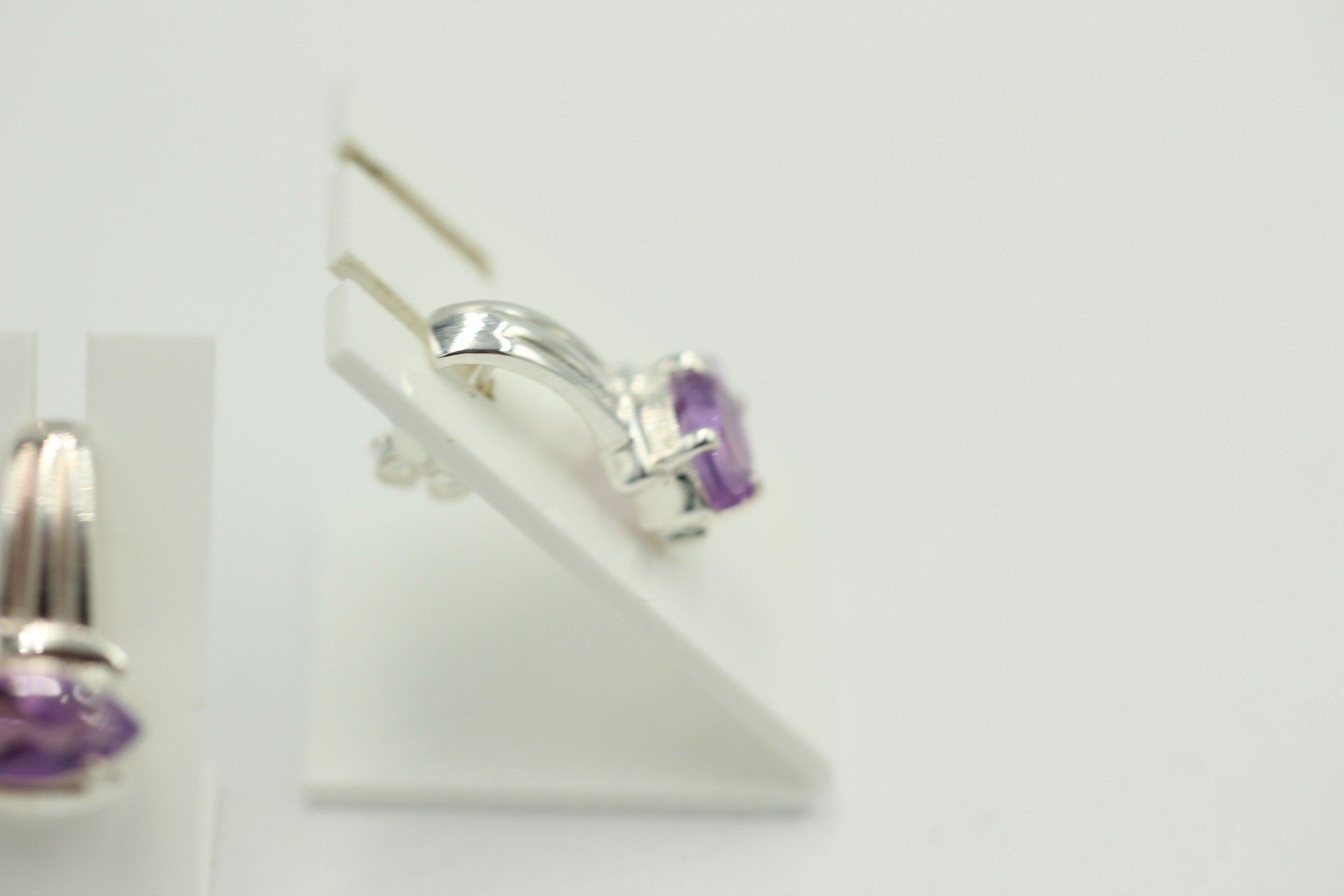 2,00 Carat fantastischer Amethyst Ohrstecker Ohrring, 925 Silber, Rhodiniert