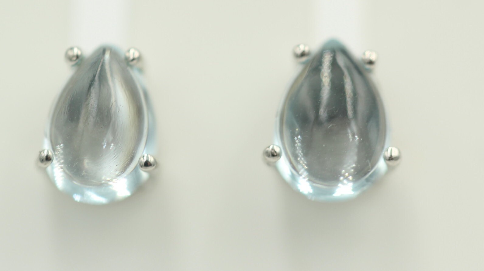 Edle 2,40 Carat Blautopas Cabochon Ohrstecker 925 Silber Ohrring Tropfen Schliff