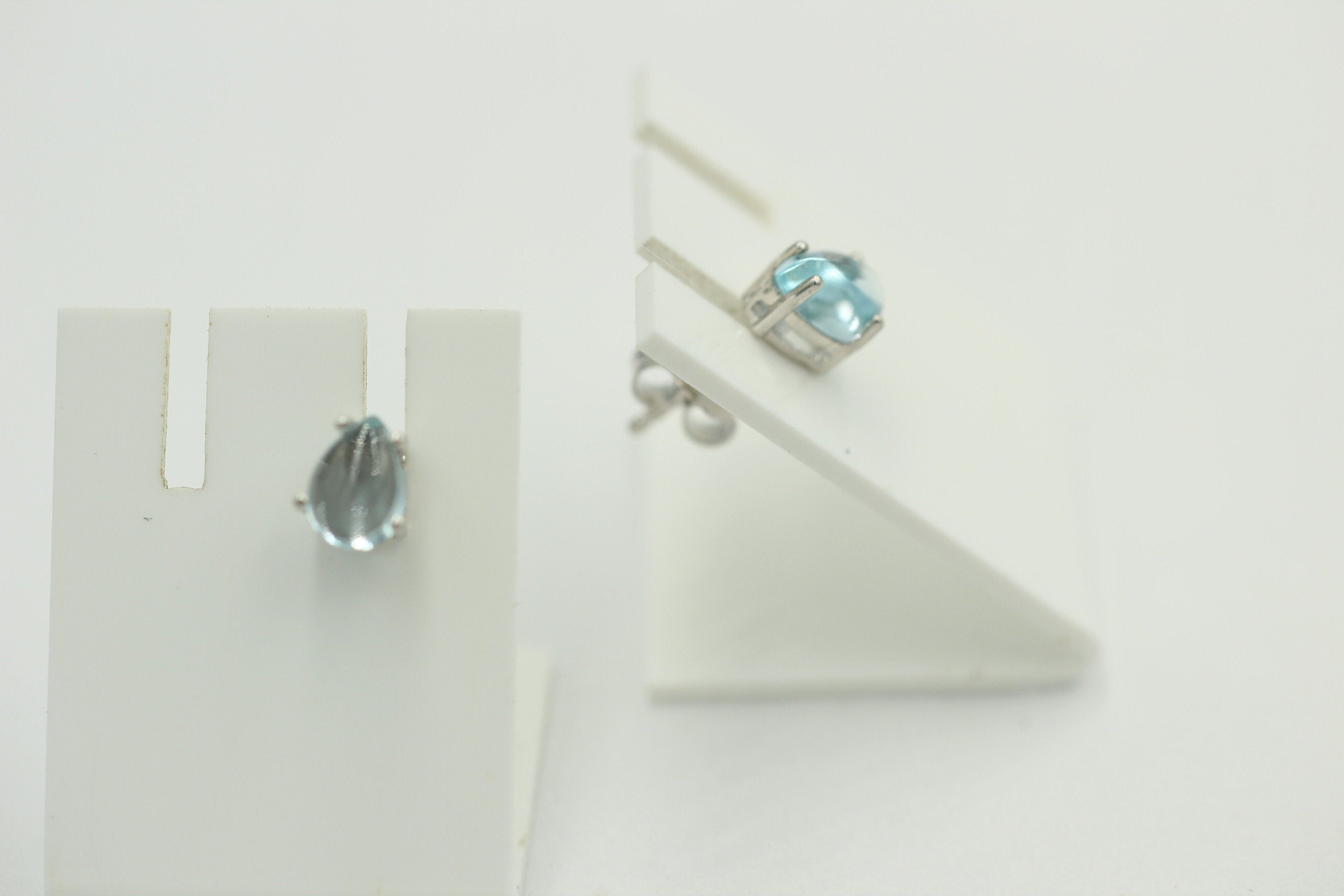 Edle 2,40 Carat Blautopas Cabochon Ohrstecker 925 Silber Ohrring Tropfen Schliff