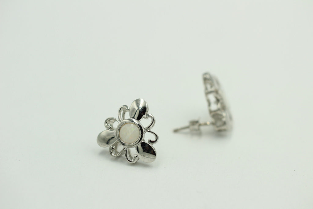 Blumige 0,10 Carat Opal Ohrstecker, Ohrschmuck, 925 Silber, Rhodiniert