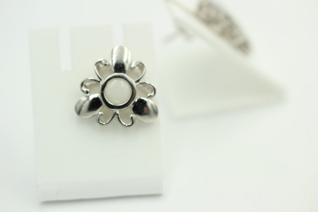 Blumige 0,10 Carat Opal Ohrstecker, Ohrschmuck, 925 Silber, Rhodiniert