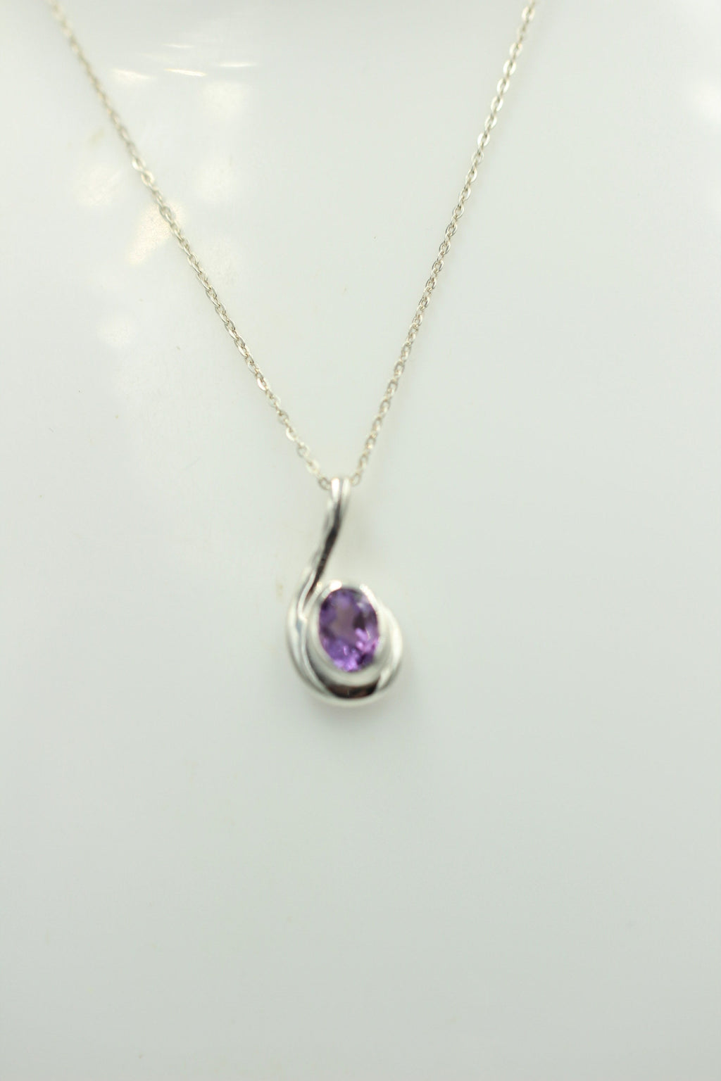 Edler 1,00 Carat Amethyst Anhanger, 925 Silber, Collier, Kette, Rhodiniert