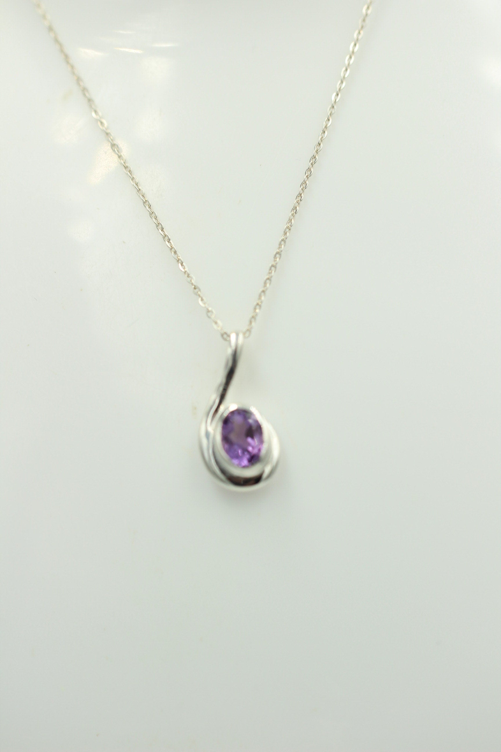 Edler 1,00 Carat Amethyst Anhanger, 925 Silber, Collier, Kette, Rhodiniert