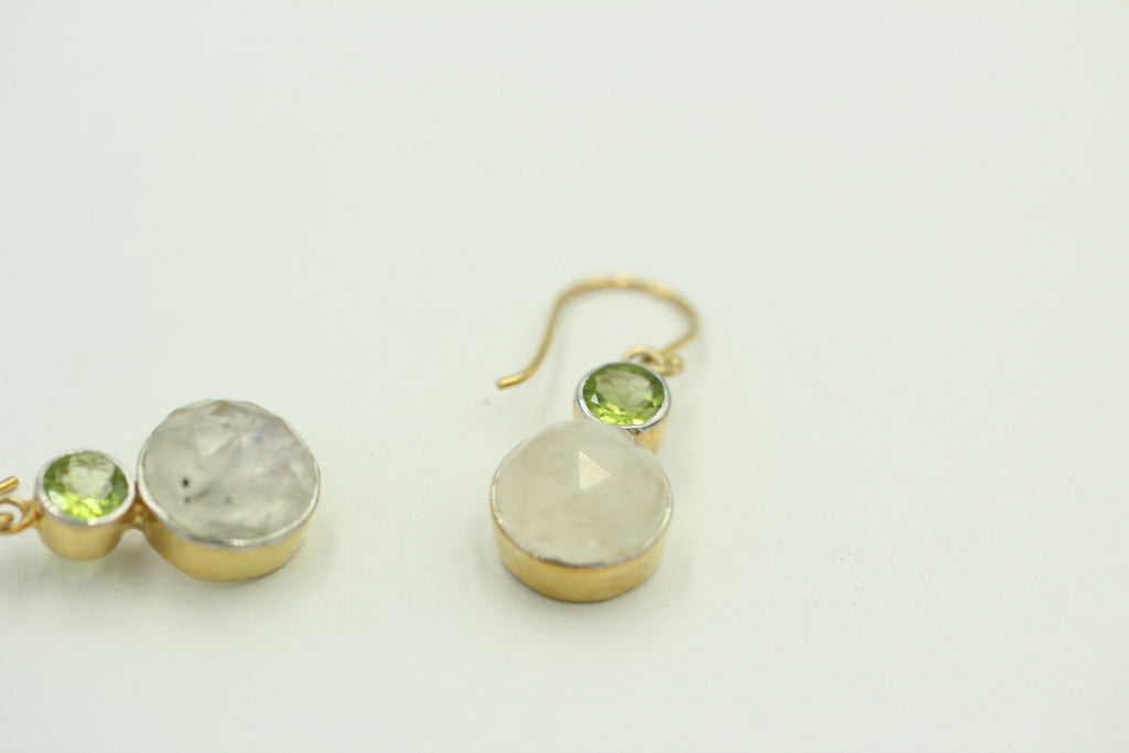 Design pur 12 Carat Mondlichttopas, Peridot Ohrhanger, 925 Silber vergoldet