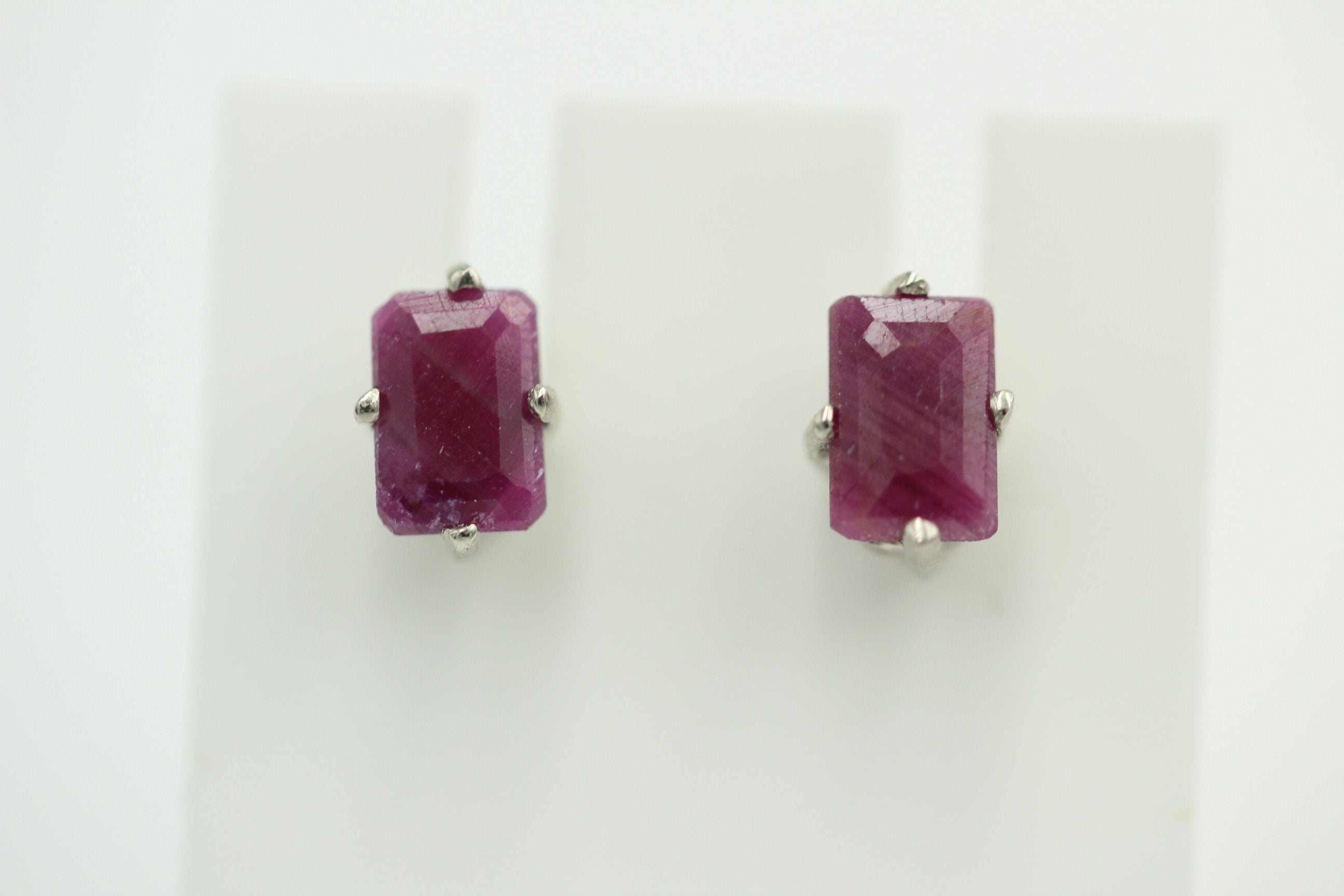 Edler 1,50 Carat Rubin Ohrstecker, Ohrring, 925 Silber, Rhodiniert