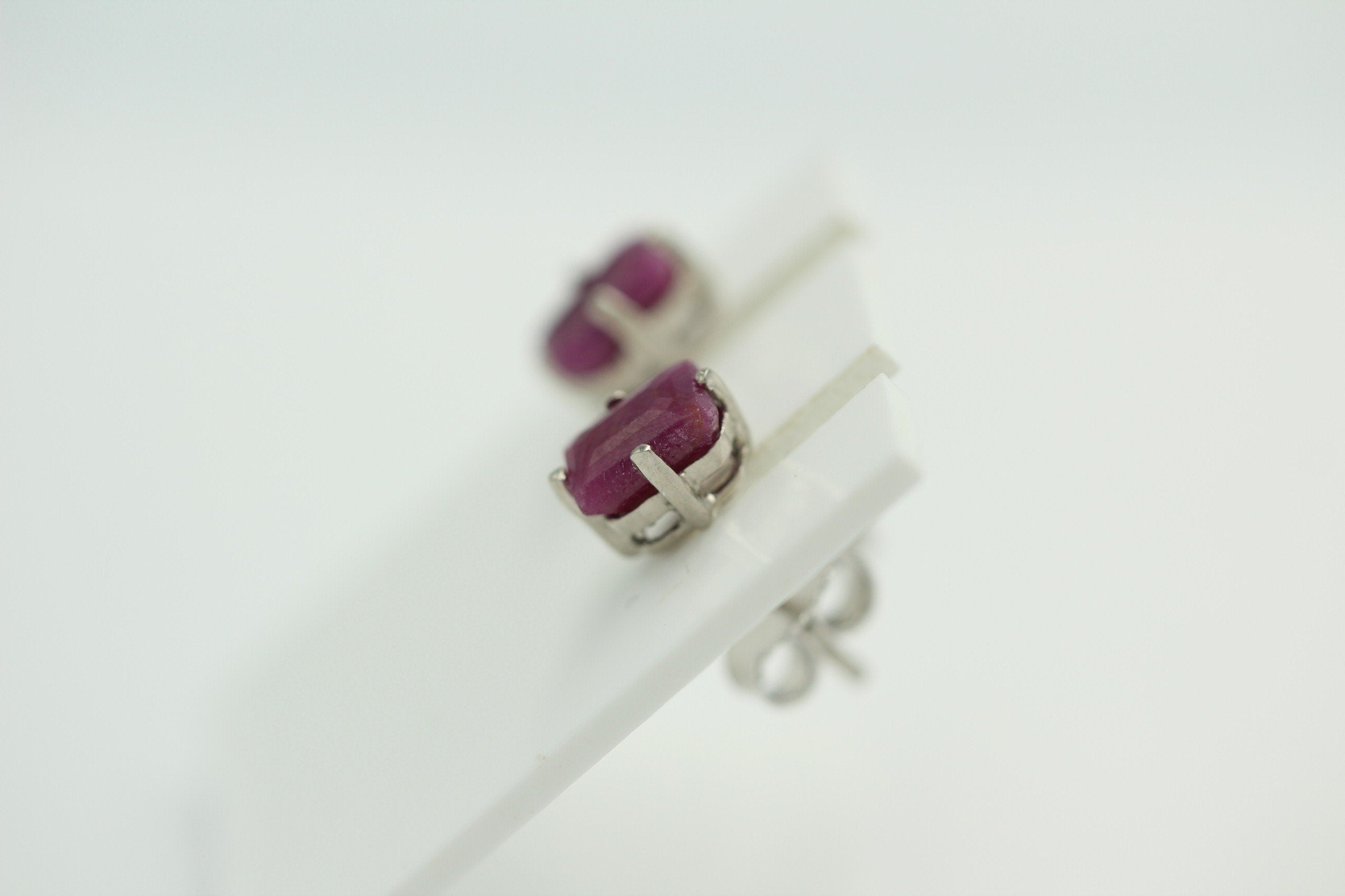 Edler 1,50 Carat Rubin Ohrstecker, Ohrring, 925 Silber, Rhodiniert