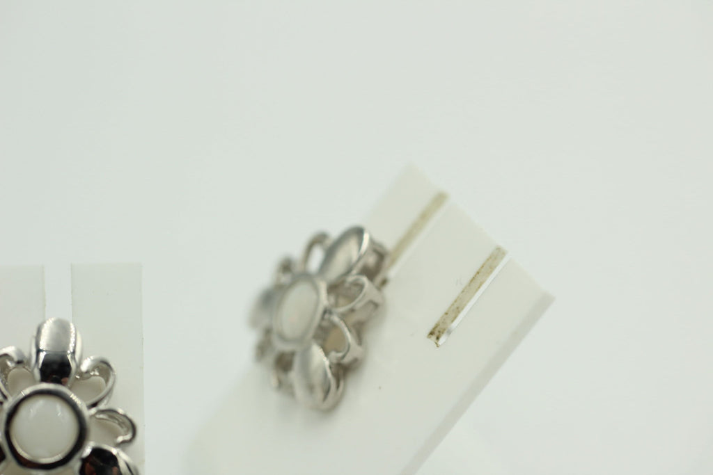 Blumige 0,10 Carat Opal Ohrstecker, Ohrschmuck, 925 Silber, Rhodiniert