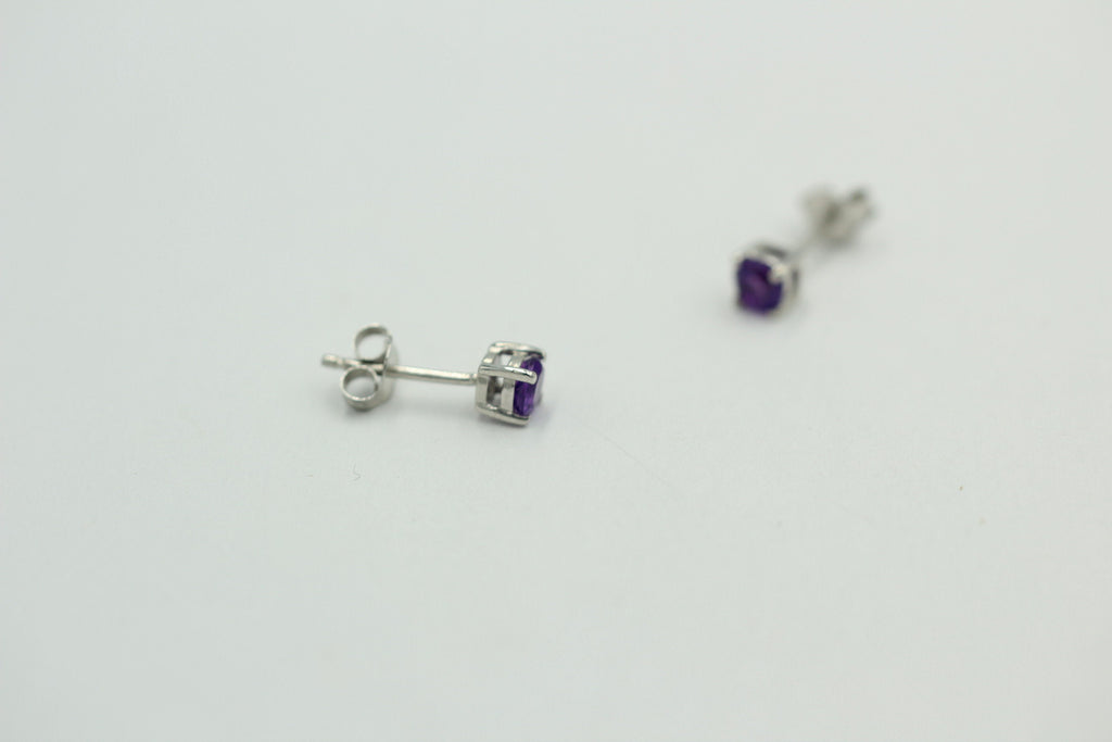 0,51 Carat leuchtender Amethyst Ohrstecker Afrika Unisex Top Edel