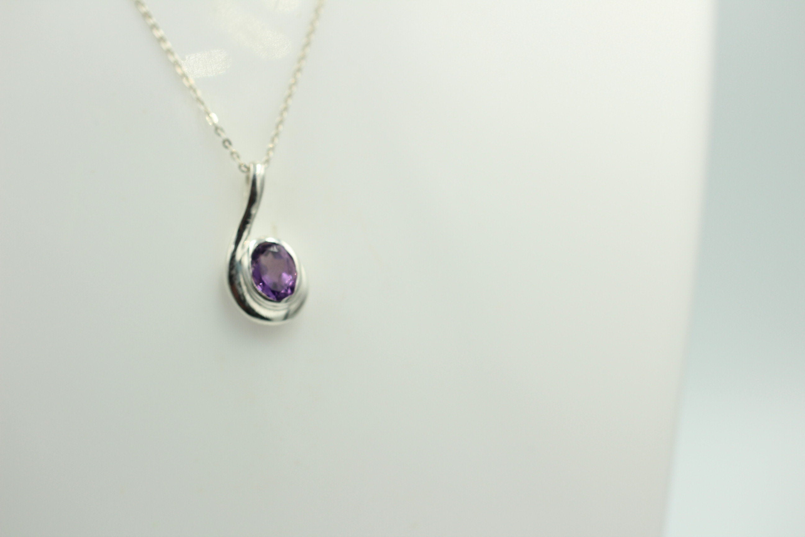 Edler 1,00 Carat Amethyst Anhanger, 925 Silber, Collier, Kette, Rhodiniert