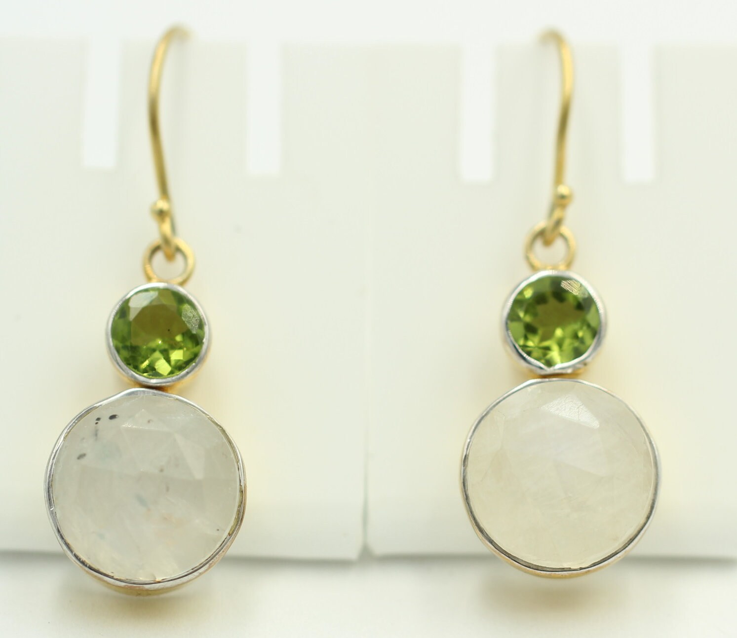 Design pur 12 Carat Mondlichttopas, Peridot Ohrhanger, 925 Silber vergoldet