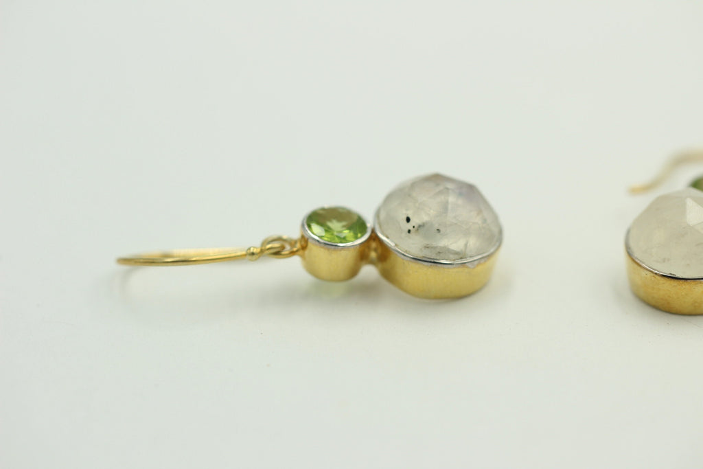 Design pur 12 Carat Mondlichttopas, Peridot Ohrhanger, 925 Silber vergoldet