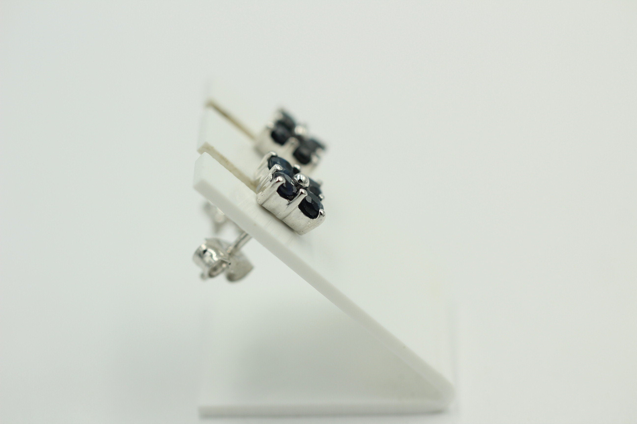 Edle 0,95 Carat schwarz blaue Saphir Ohrstecker 925 Sterling Silber Edelstein