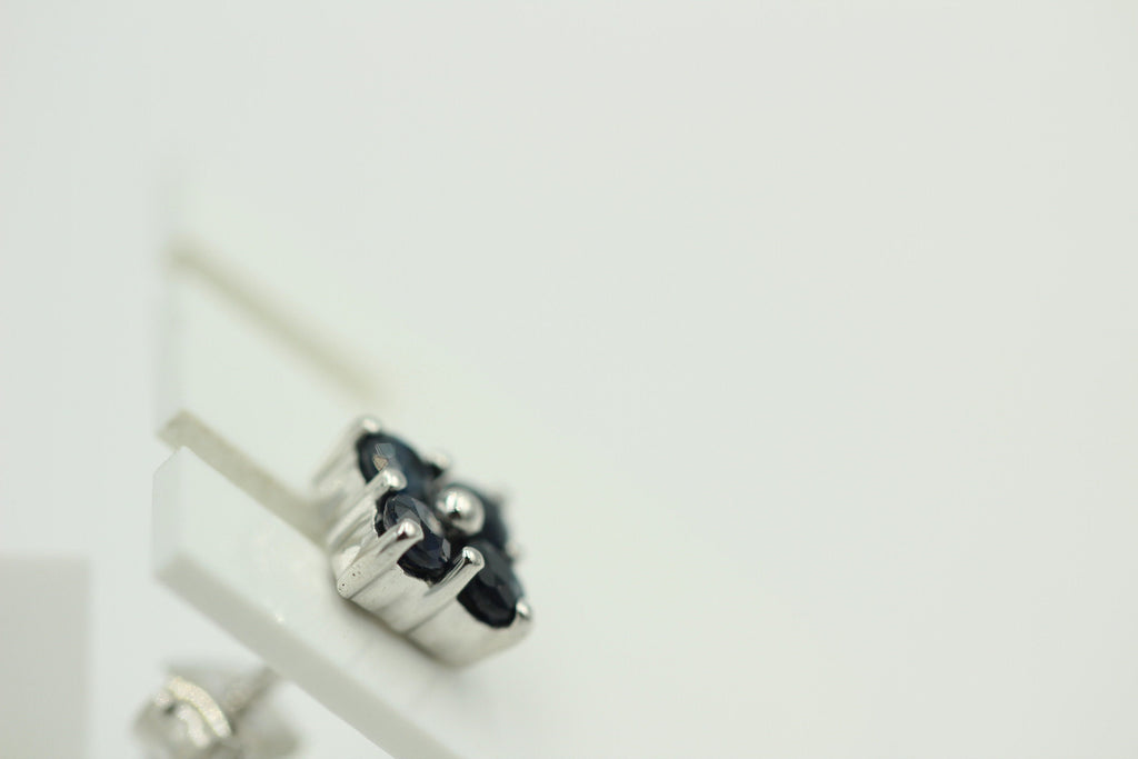 Edle 0,95 Carat schwarz blaue Saphir Ohrstecker 925 Sterling Silber Edelstein