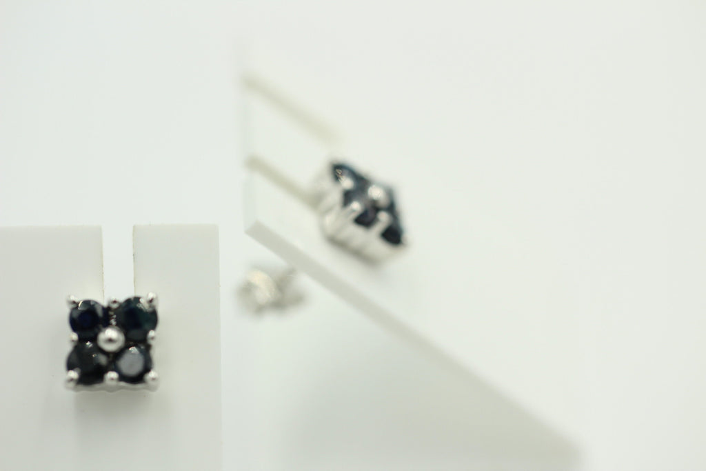 Edle 0,95 Carat schwarz blaue Saphir Ohrstecker 925 Sterling Silber Edelstein