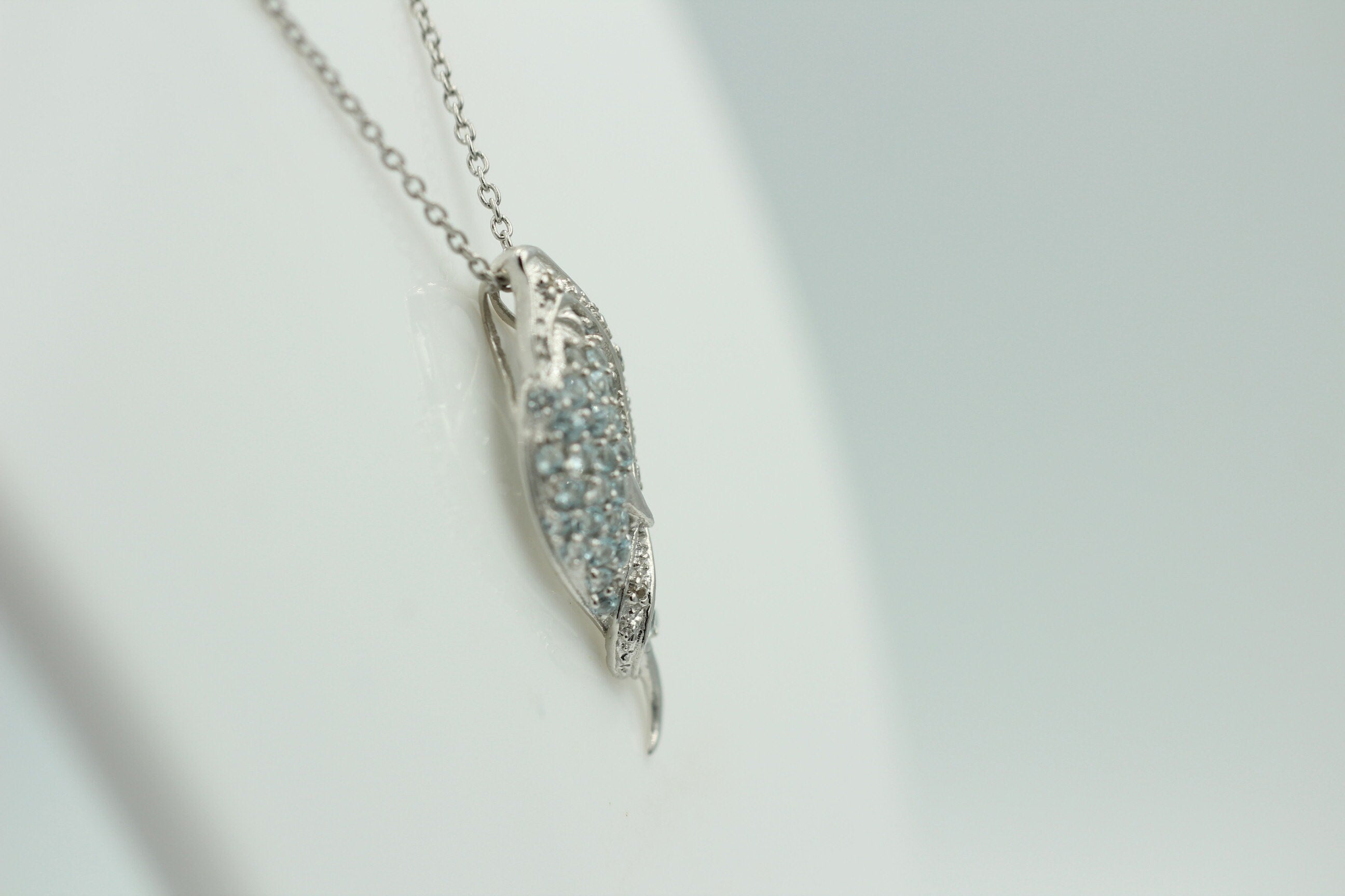 Edler 1,15 Carat Blautopas Fisch Anhanger, 925 Sterling Silber, Rhodiniert