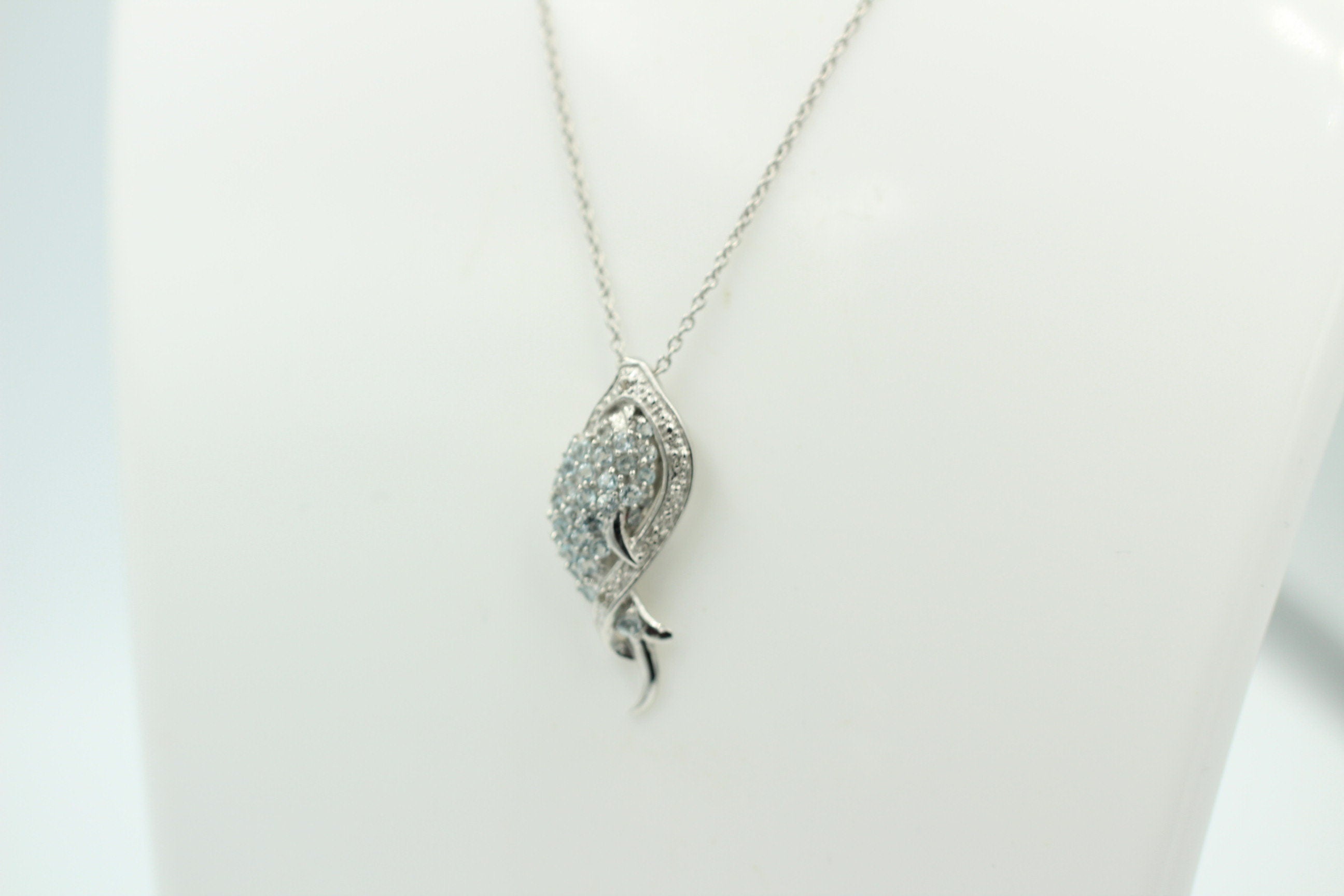 Edler 1,15 Carat Blautopas Fisch Anhanger, 925 Sterling Silber, Rhodiniert