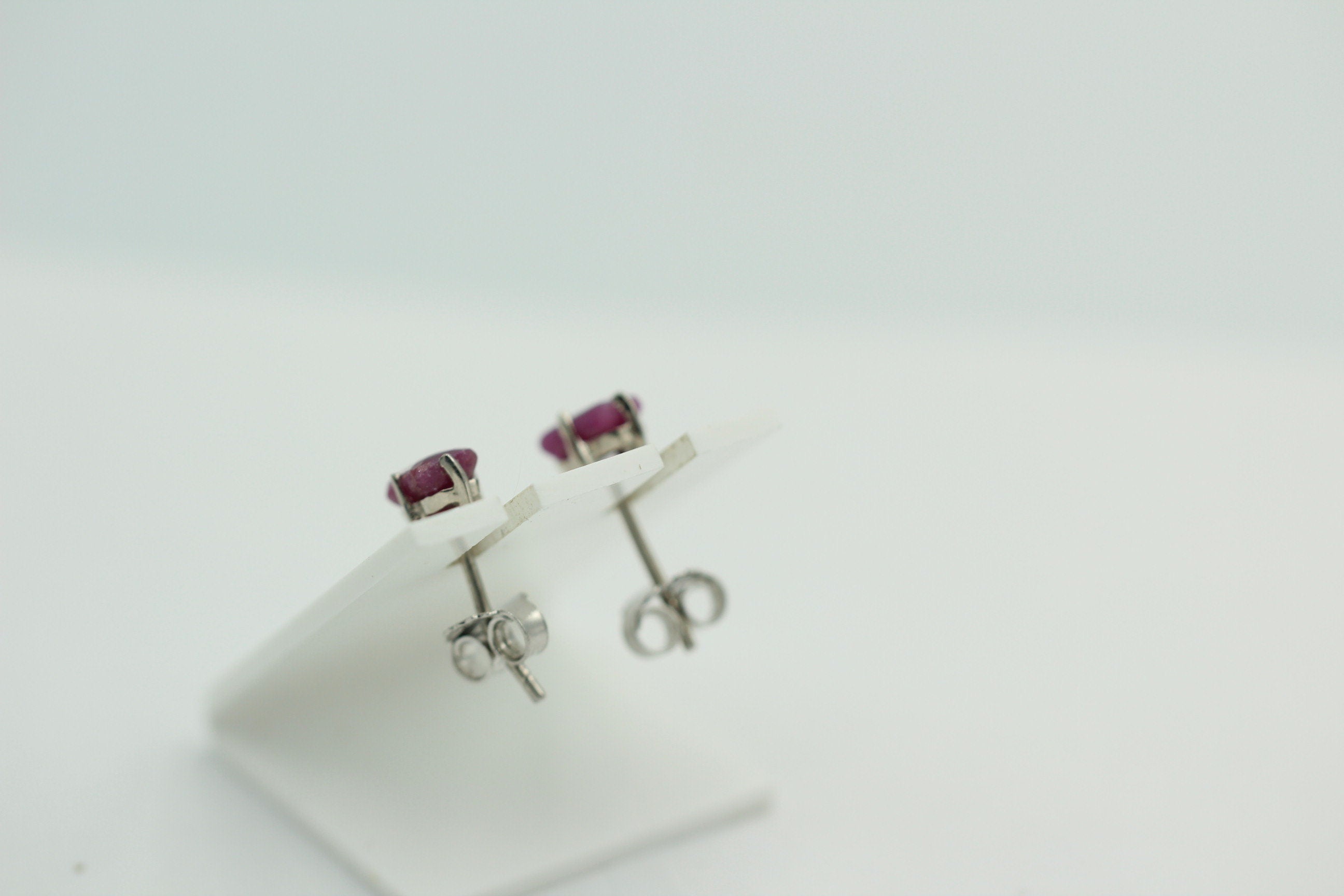 Edler 1,50 Carat Rubin Ohrstecker, Ohrring, 925 Silber, Rhodiniert