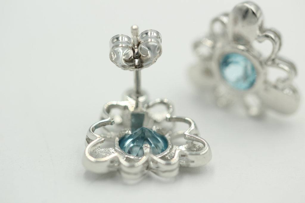 Blumige 2,20 Carat funkelnde Blautopas Ohrstecker, Ohrring, 925 Sterling Silber