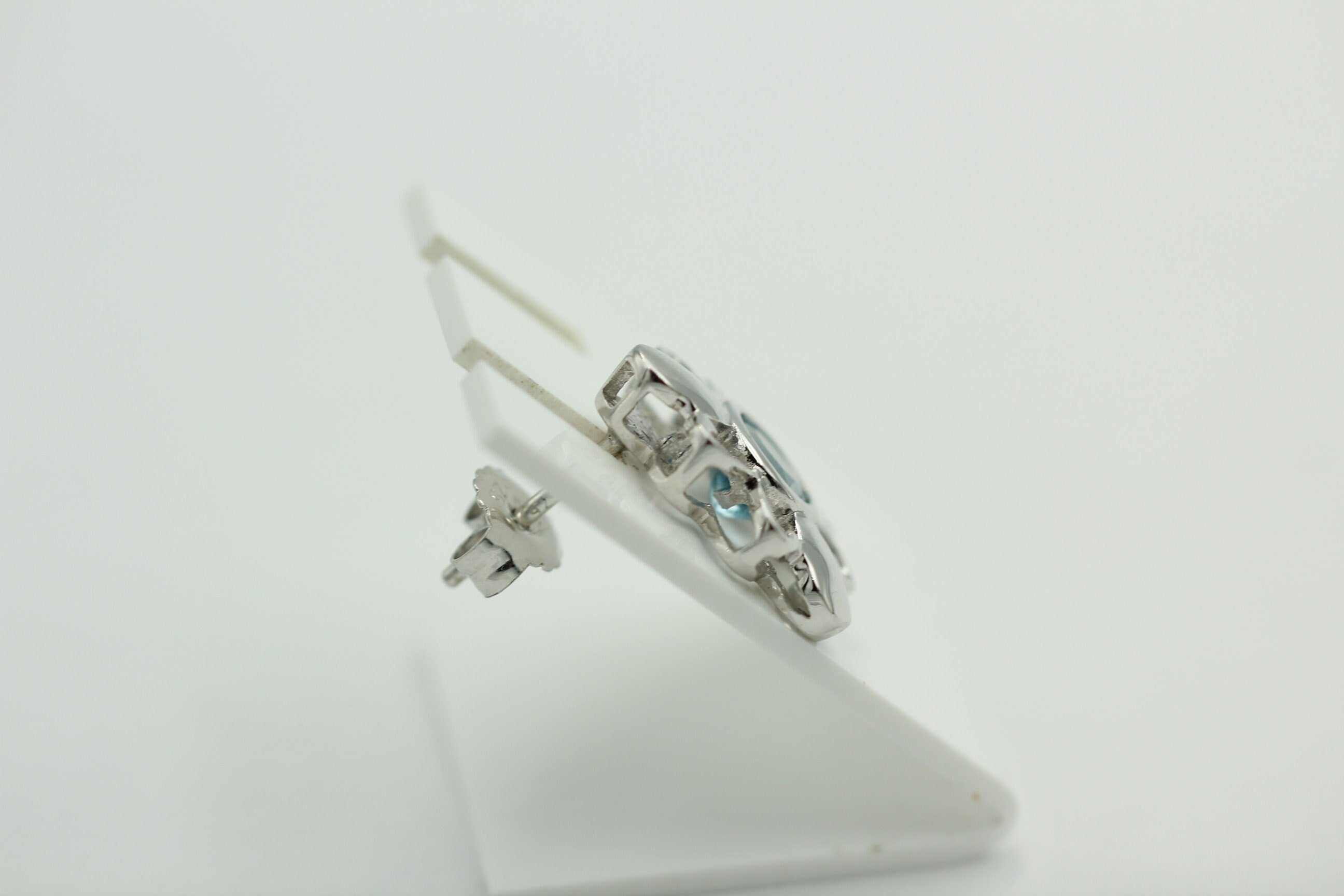 Blumige 2,20 Carat funkelnde Blautopas Ohrstecker, Ohrring, 925 Sterling Silber