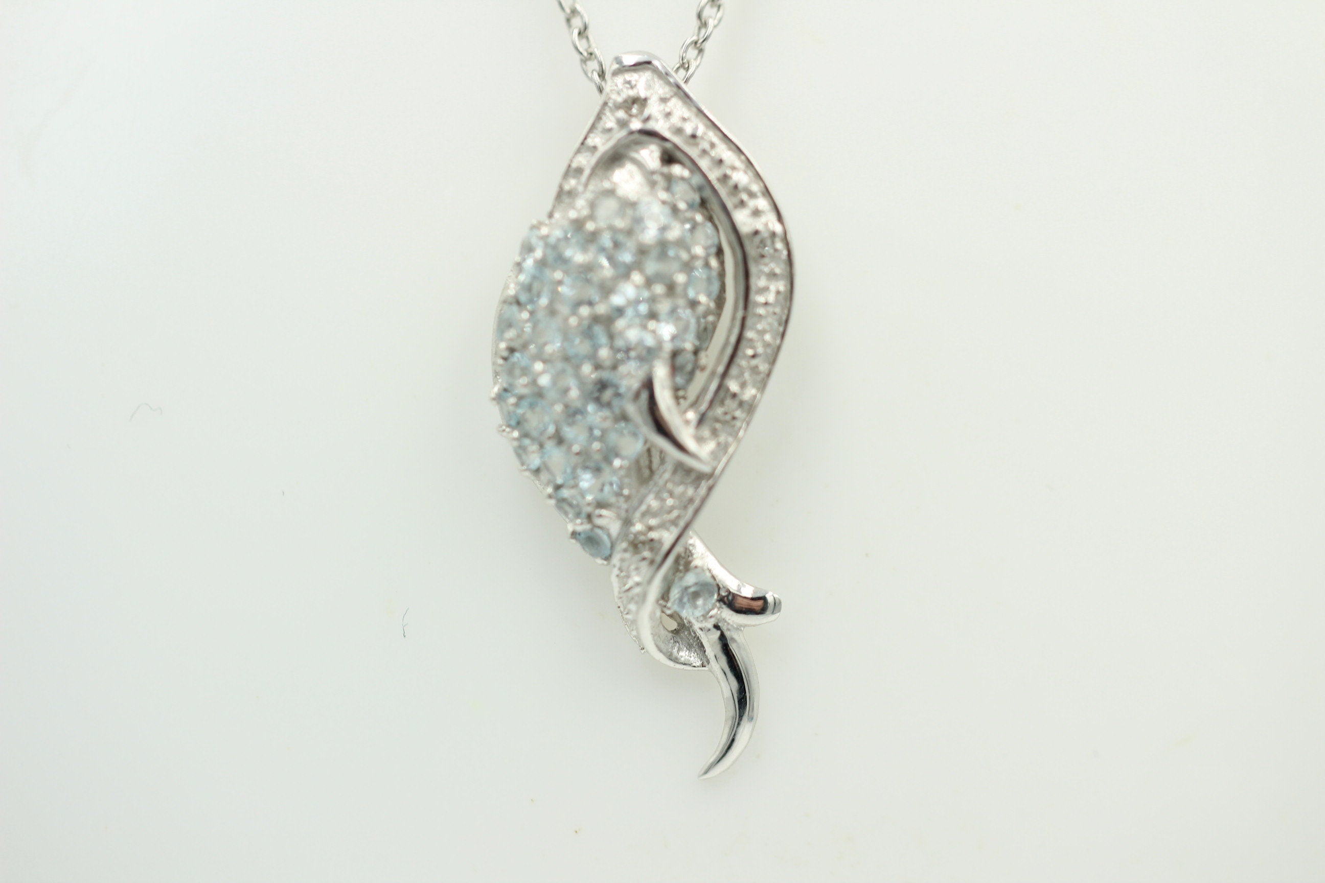Edler 1,15 Carat Blautopas Fisch Anhanger, 925 Sterling Silber, Rhodiniert