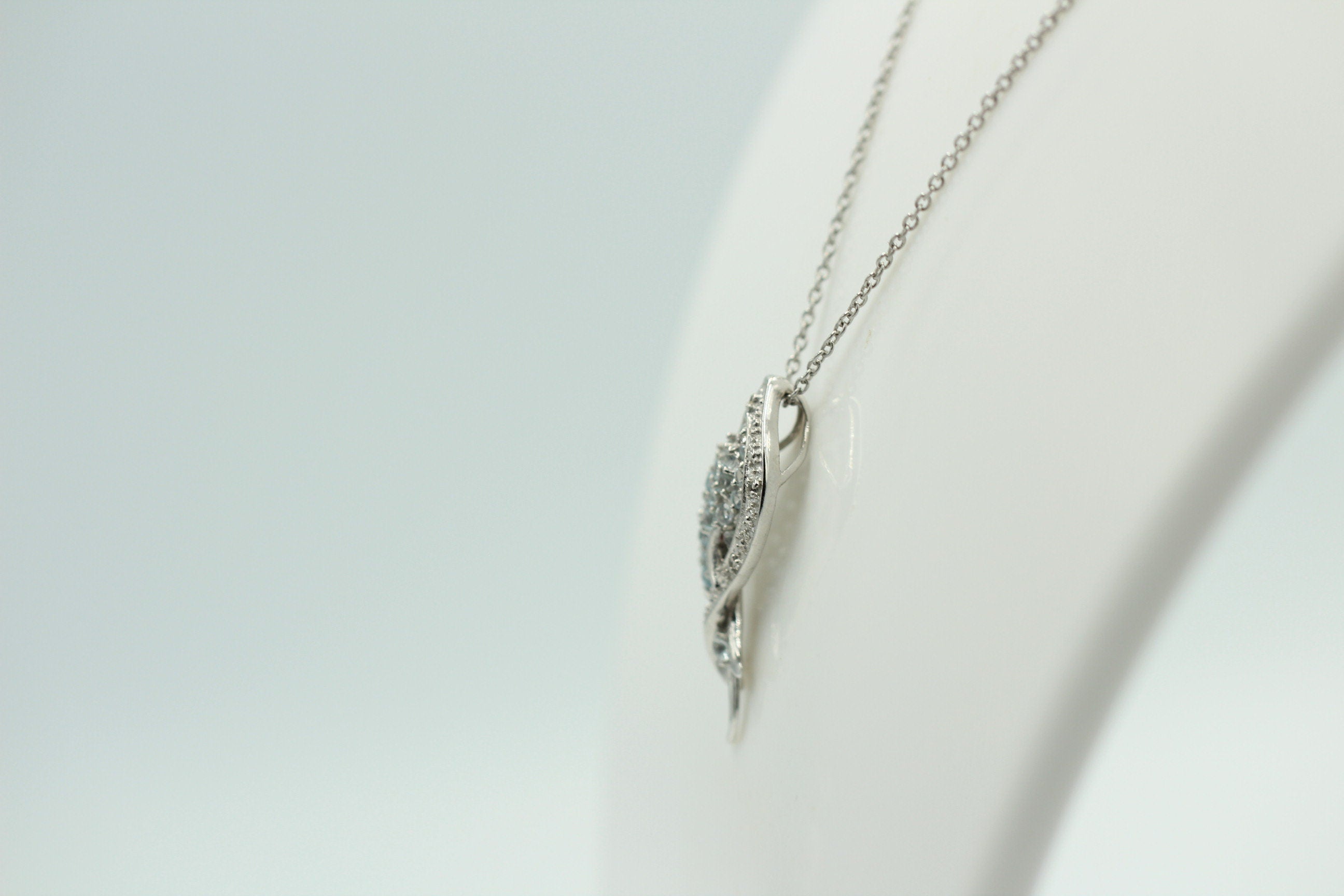 Edler 1,15 Carat Blautopas Fisch Anhanger, 925 Sterling Silber, Rhodiniert