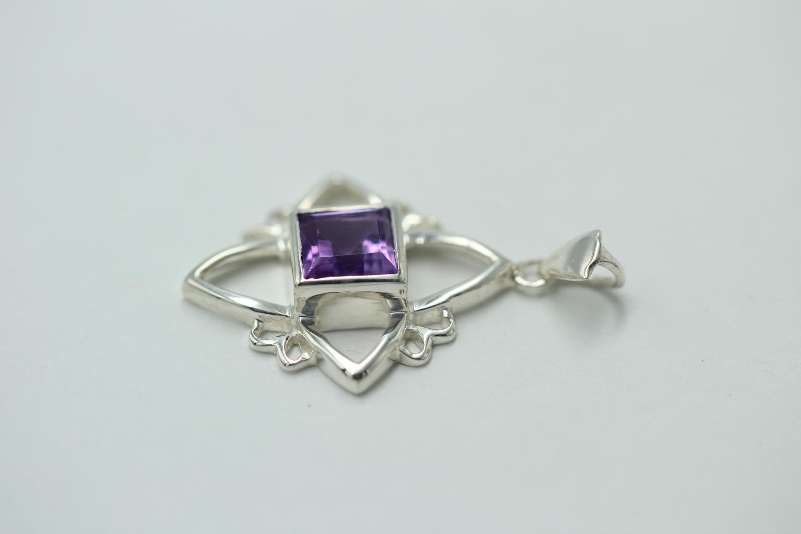 Edler 1,10 Carat Amethyst Anhanger, 925 Silber, Collier, Kette, Rhodiniert